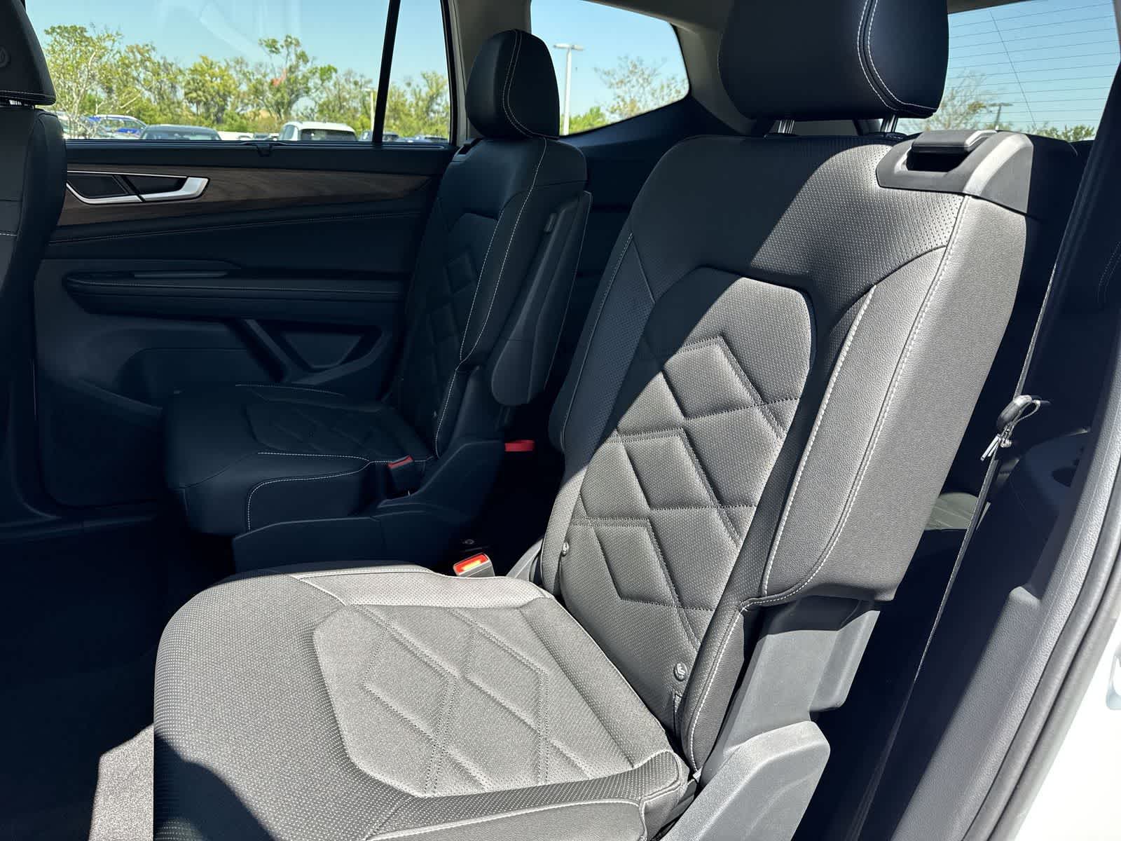 Volkswagen Atlas 2.0T SE con tecnología 2026
