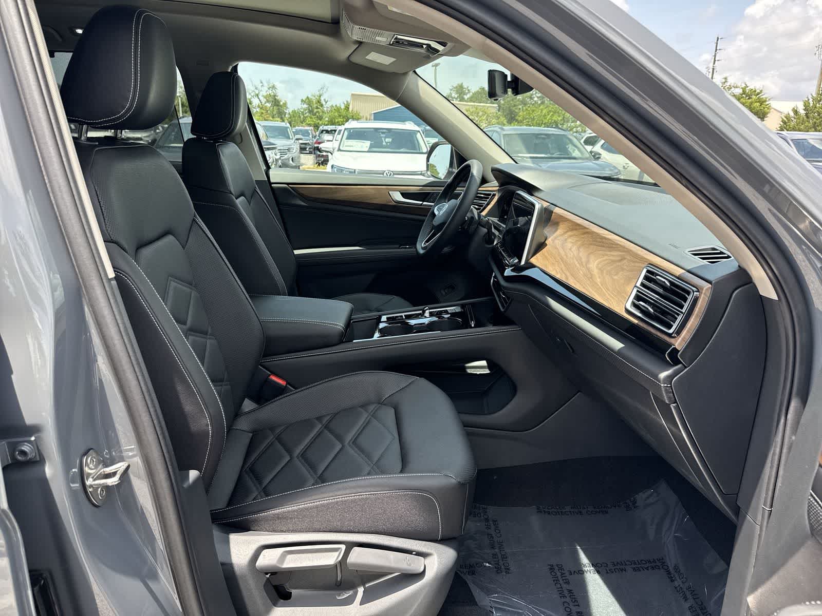 Volkswagen Atlas 2.0T SE con tecnología 2026