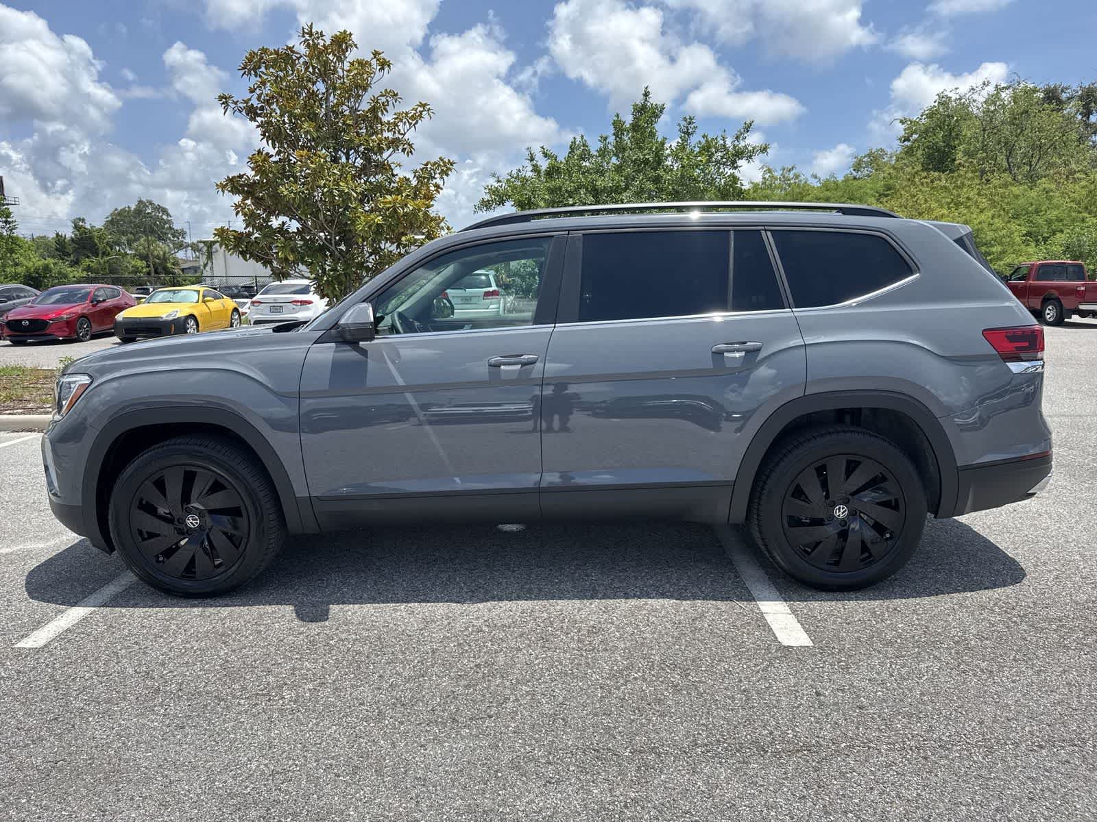 Volkswagen Atlas 2.0T SE con tecnología 2026