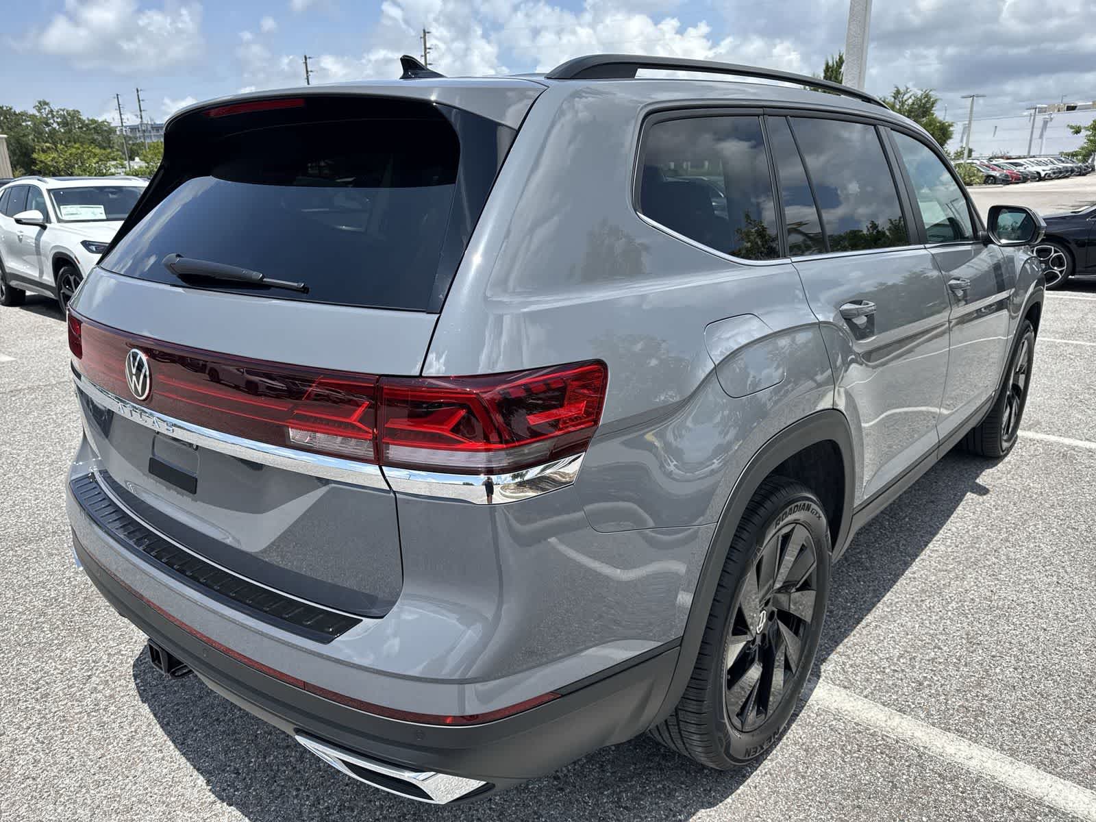 Volkswagen Atlas 2.0T SE con tecnología 2026