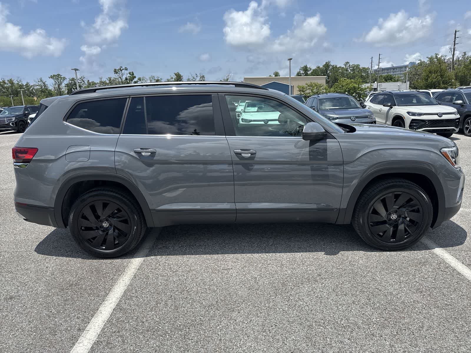 Volkswagen Atlas 2.0T SE con tecnología 2026