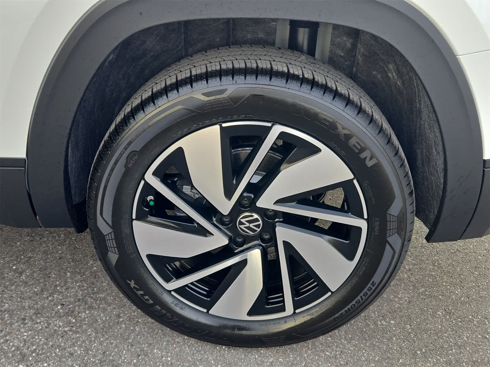 Volkswagen Atlas 2.0T SE con tecnología 2026