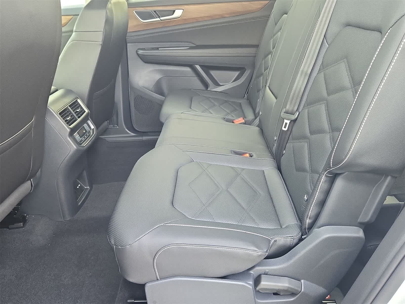 Volkswagen Atlas 2.0T SE con tecnología 2026