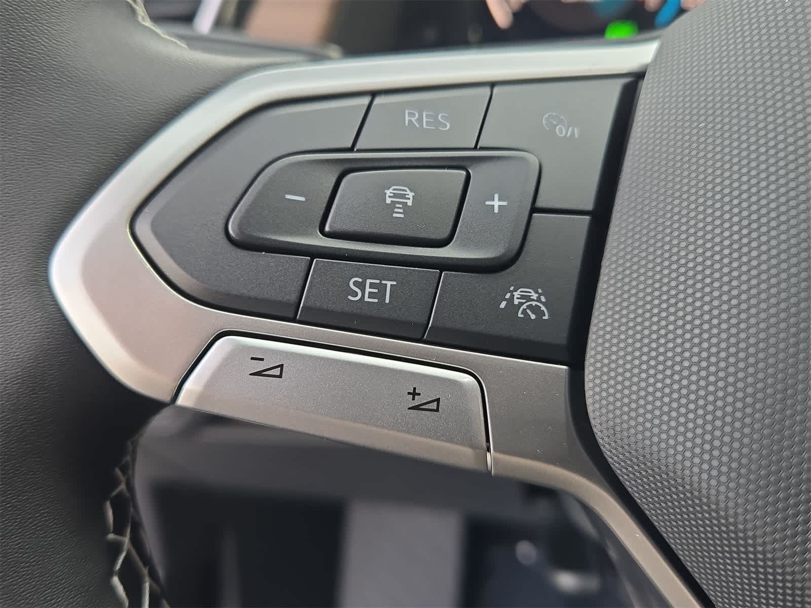 Volkswagen Atlas 2.0T SE con tecnología 2026