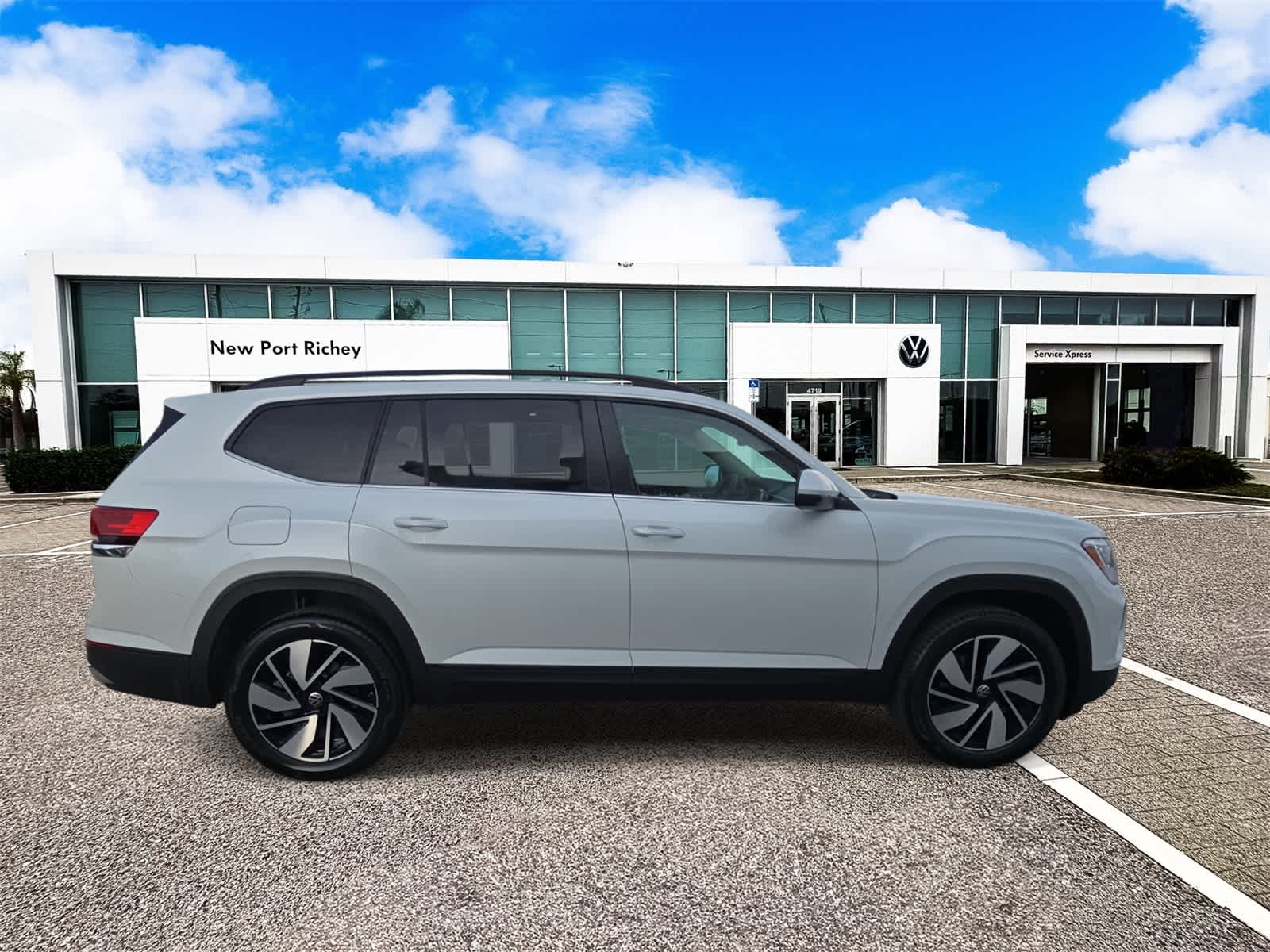 Volkswagen Atlas 2.0T SE con tecnología 2026