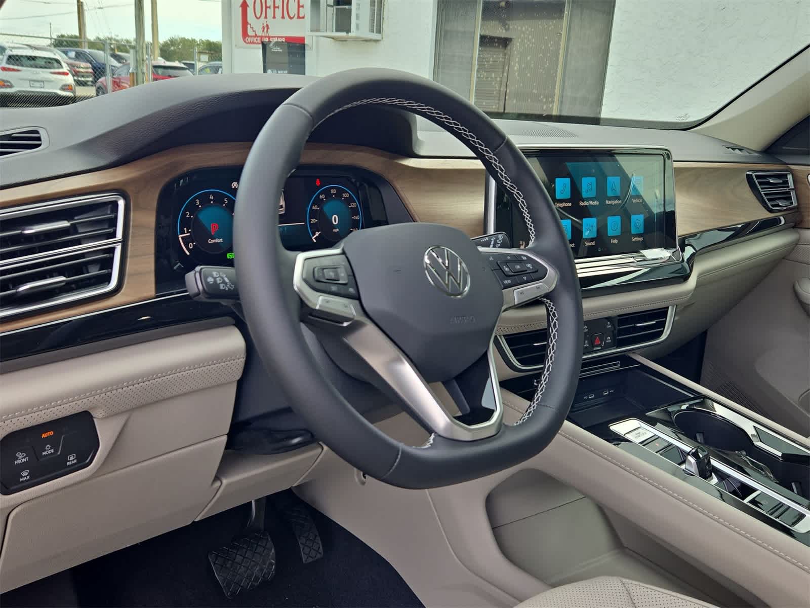 Volkswagen Atlas 2.0T SE con tecnología 2026