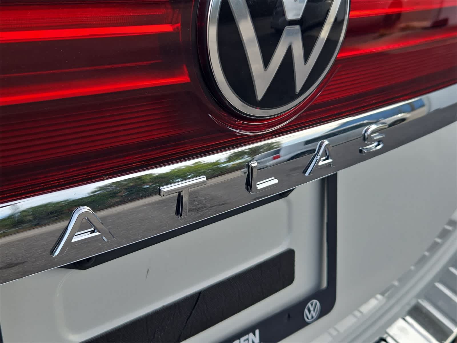 Volkswagen Atlas 2.0T SE con tecnología 2026