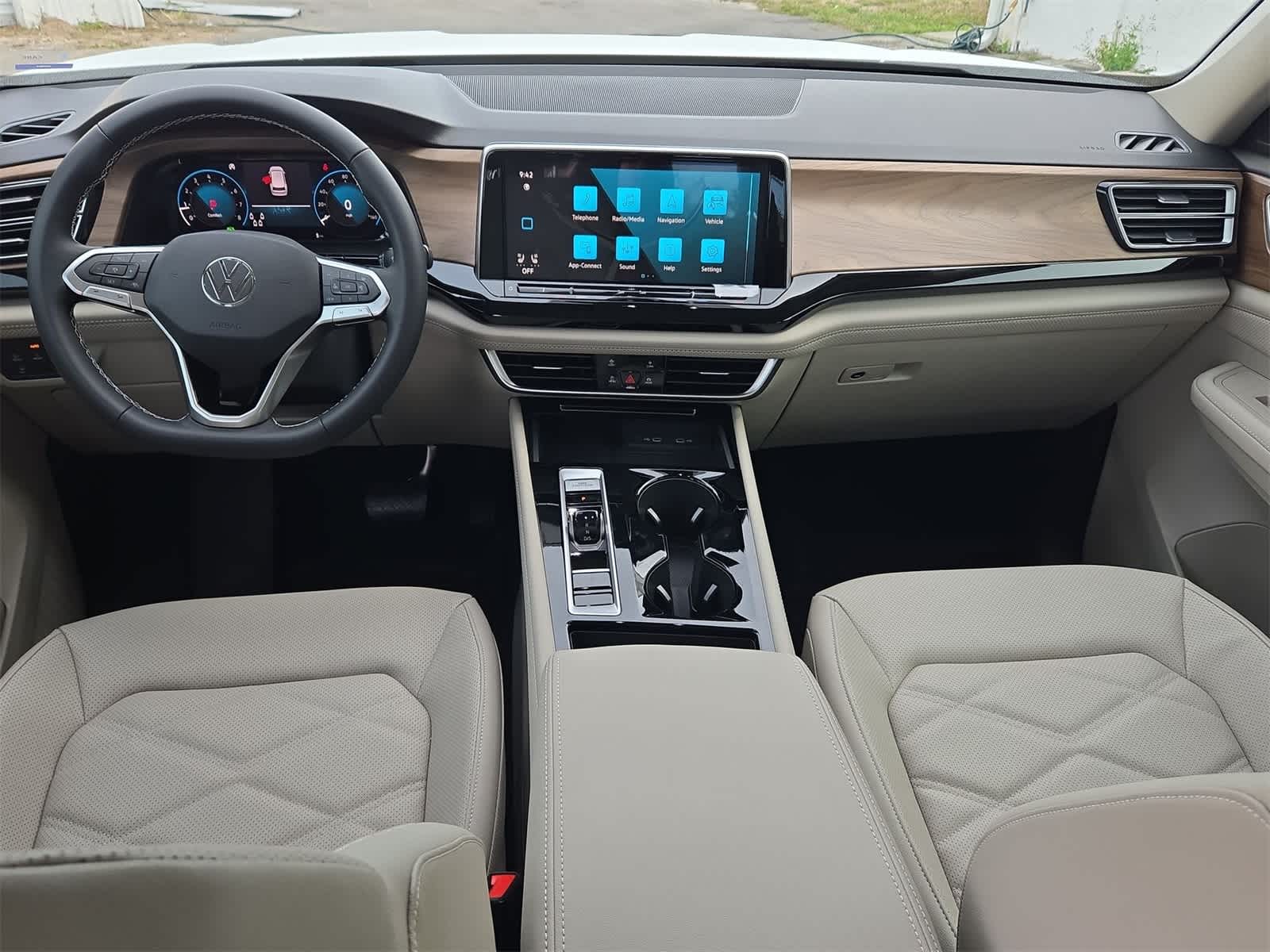 Volkswagen Atlas 2.0T SE con tecnología 2026