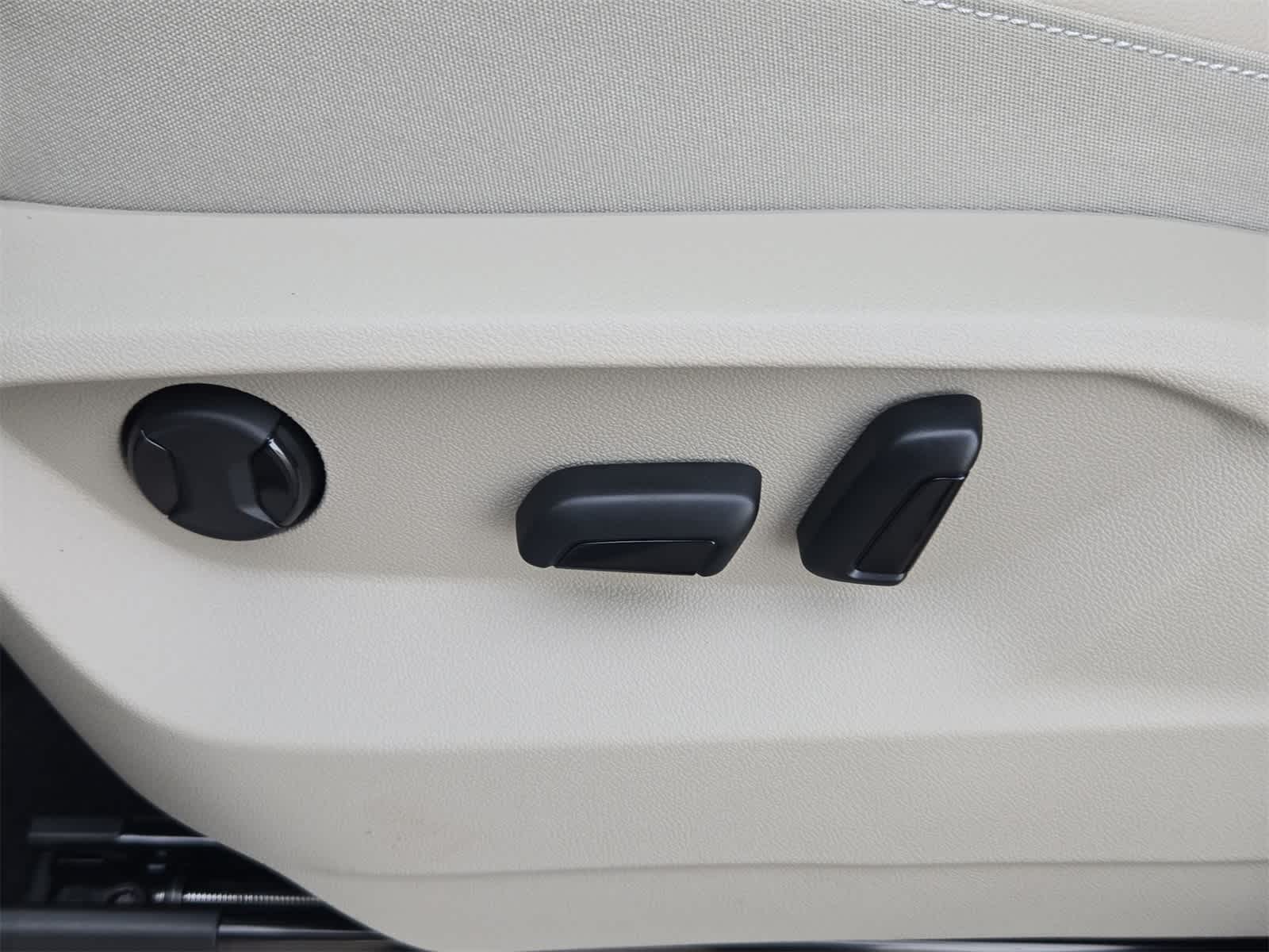 Volkswagen Atlas 2.0T SE con tecnología 2026