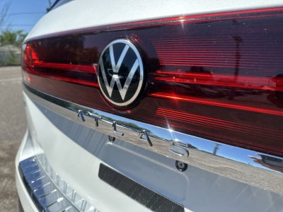 Volkswagen Atlas 2.0T SE con tecnología 2026