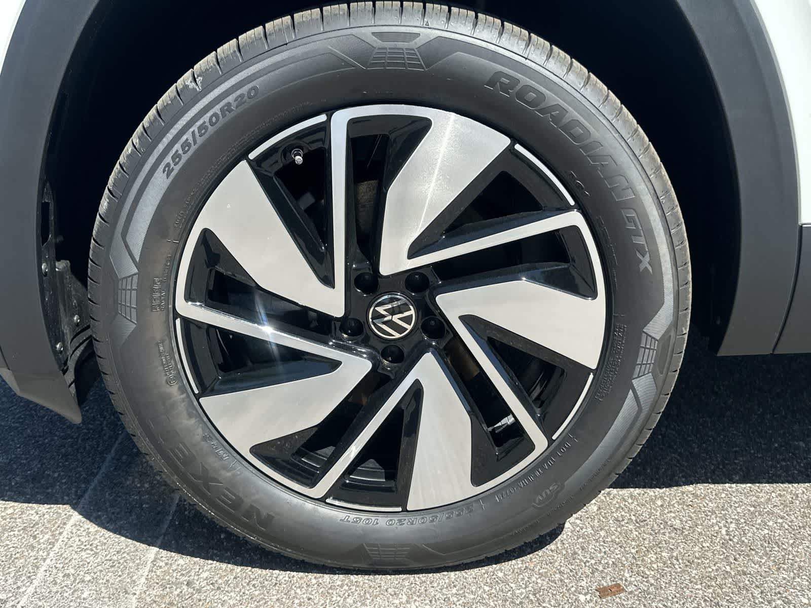 Volkswagen Atlas 2.0T SE con tecnología 2026
