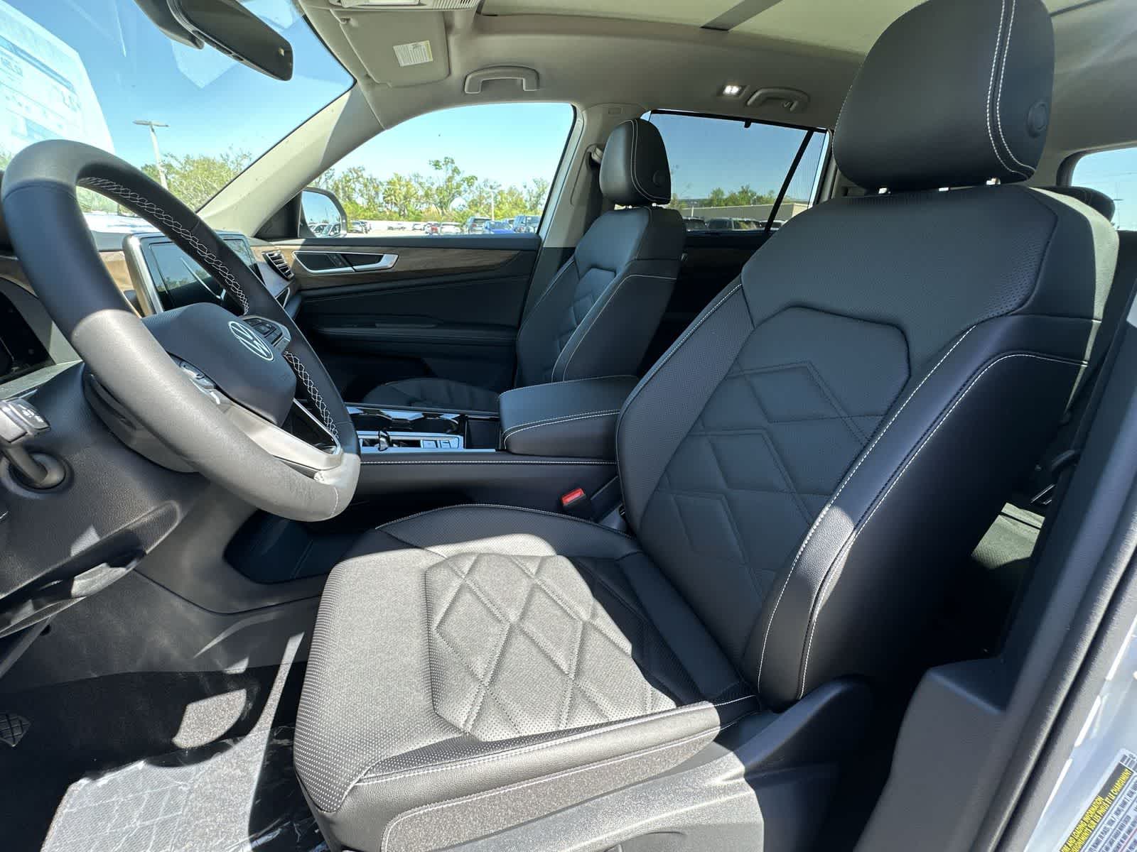 Volkswagen Atlas 2.0T SE con tecnología 2026