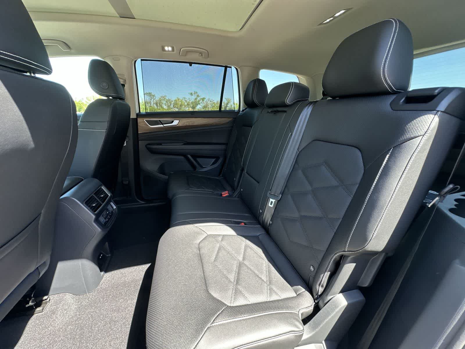 Volkswagen Atlas 2.0T SE con tecnología 2026