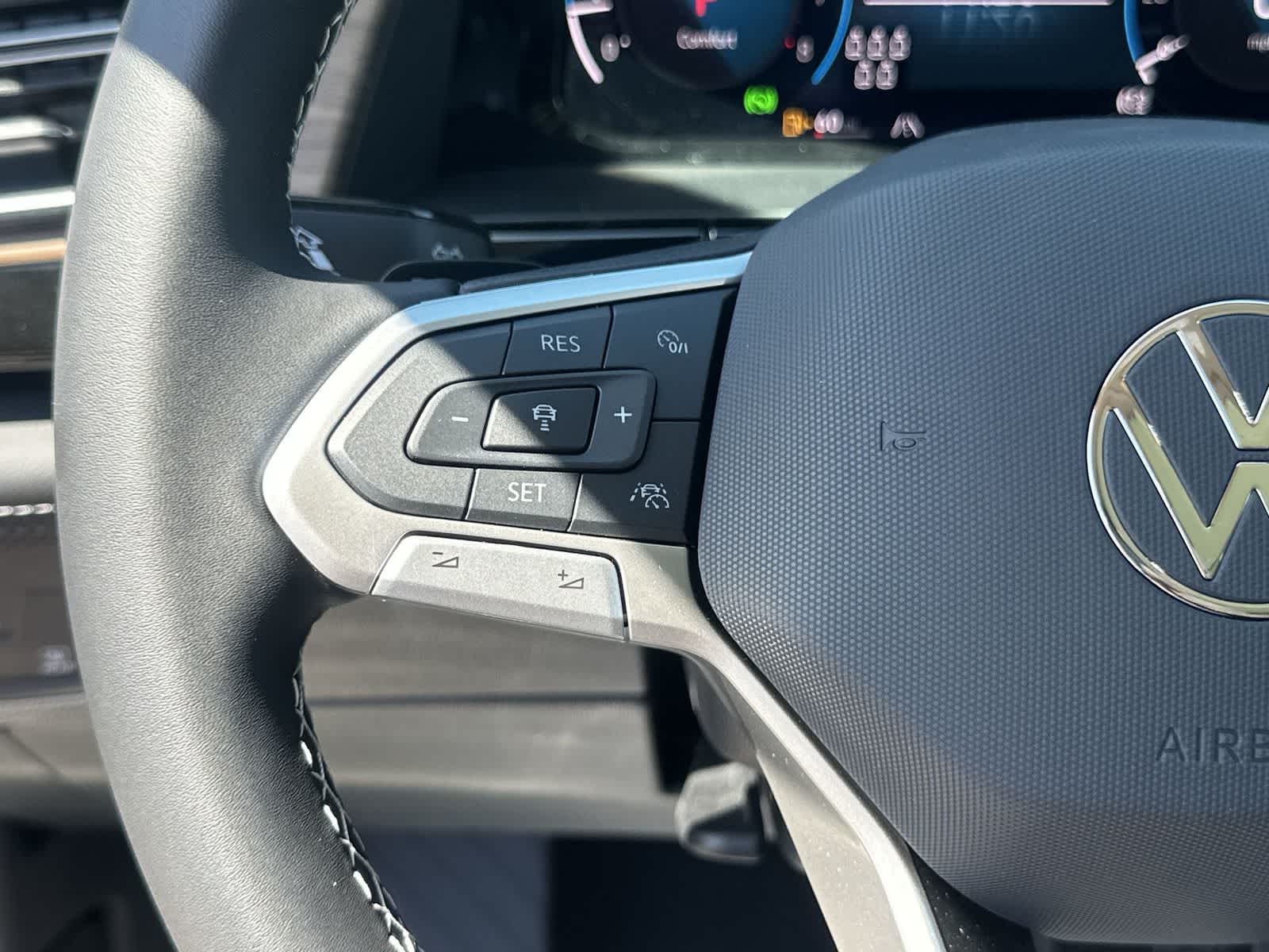 Volkswagen Atlas 2.0T SE con tecnología 2026
