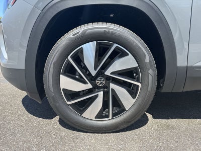 Volkswagen Atlas 2.0T SE con tecnología 2026