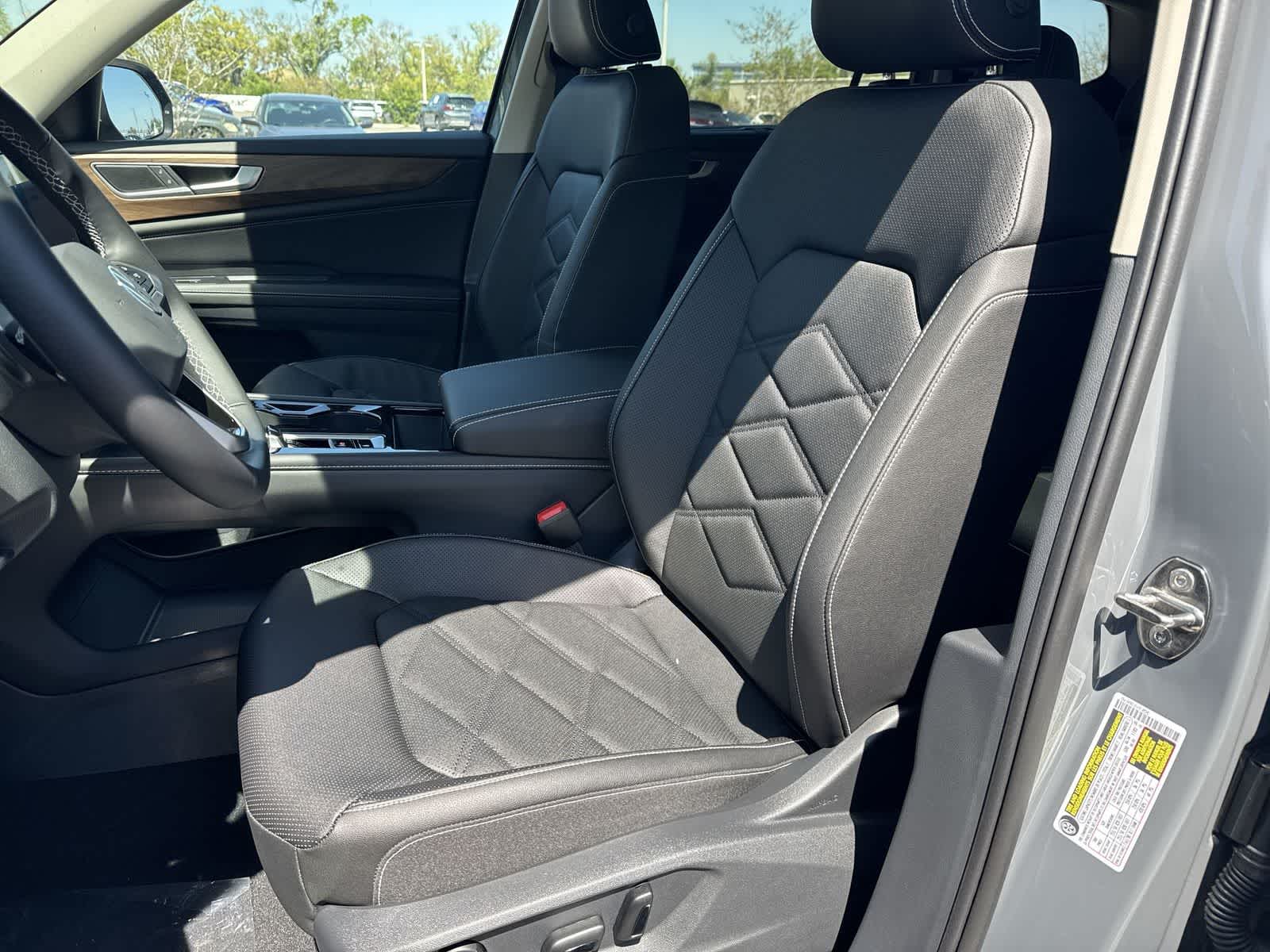 Volkswagen Atlas 2.0T SE con tecnología 2026
