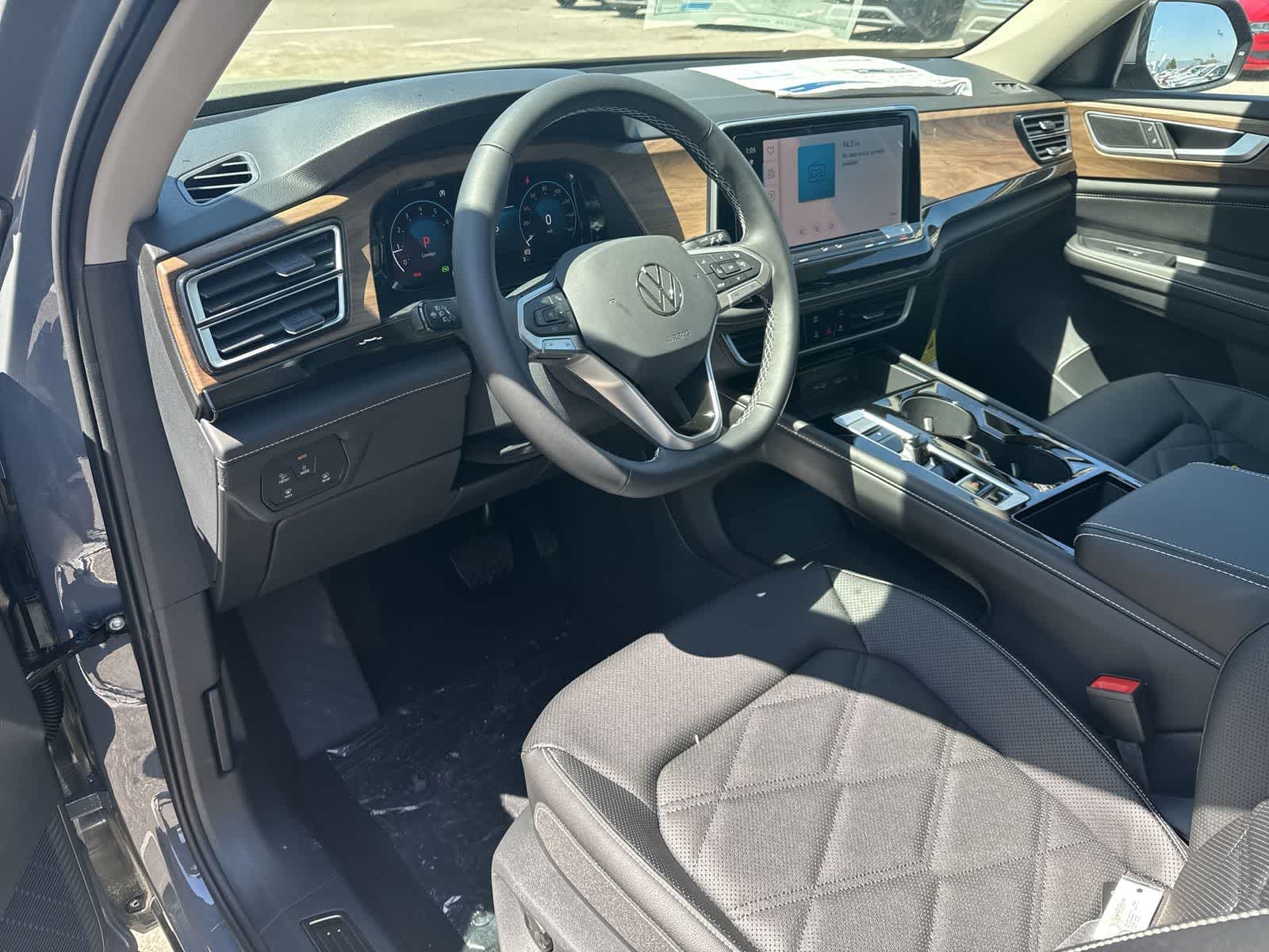 Volkswagen Atlas 2.0T SE con tecnología 2026