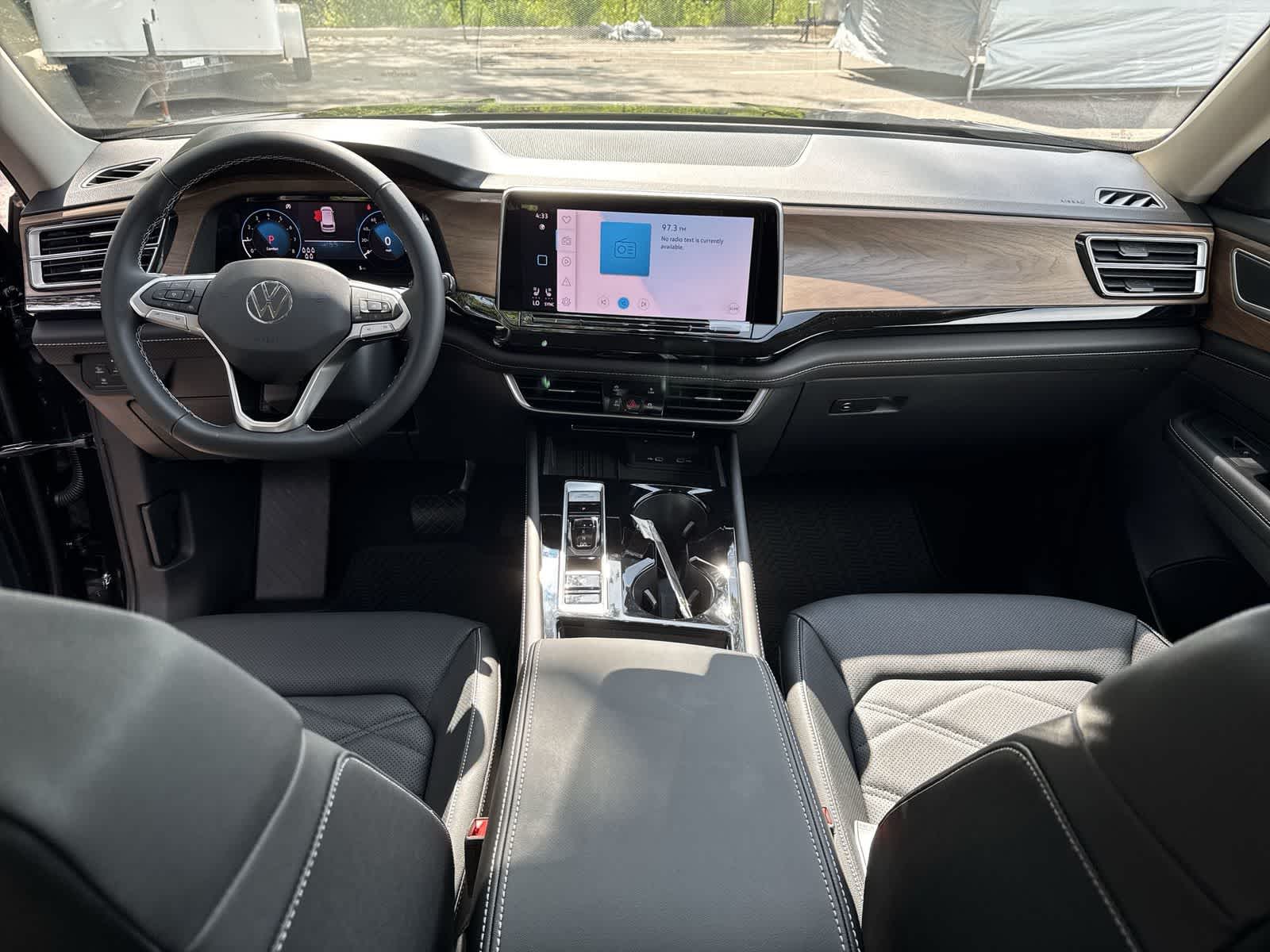 Volkswagen Atlas 2.0T SE con tecnología 2026