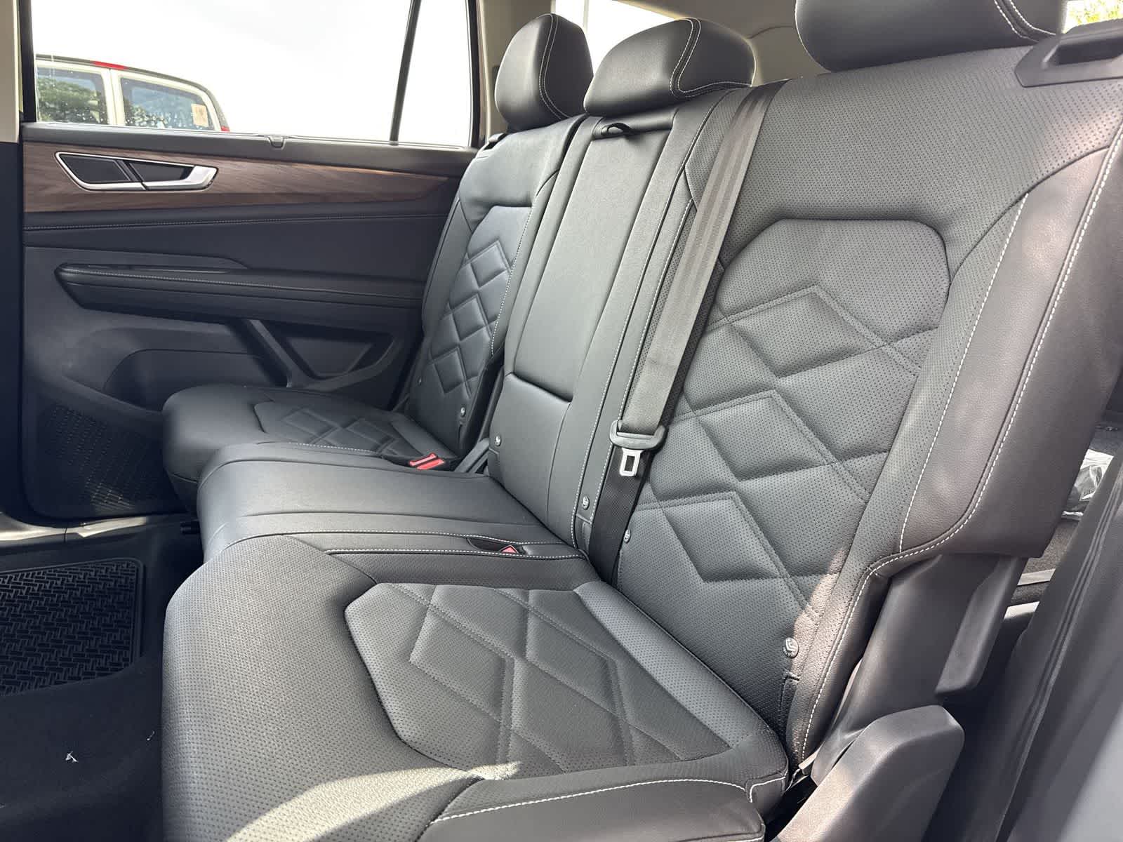 Volkswagen Atlas 2.0T SE con tecnología 2026