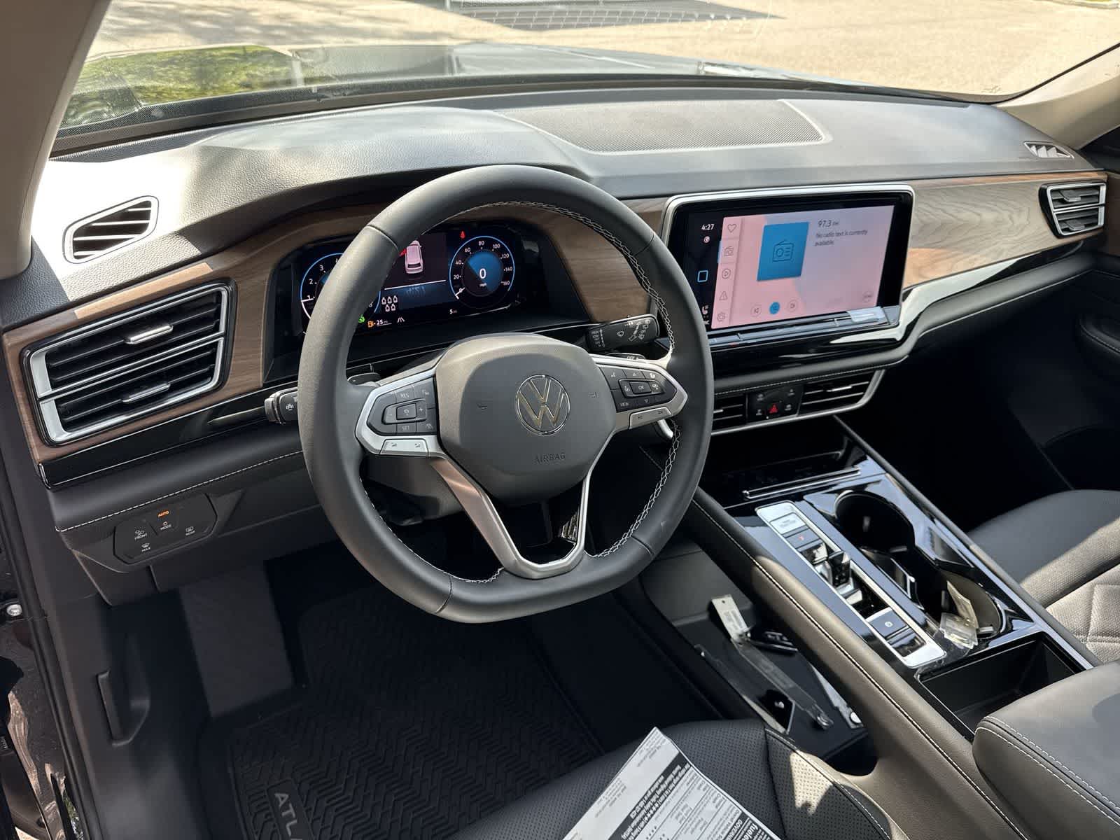 Volkswagen Atlas 2.0T SE con tecnología 2026