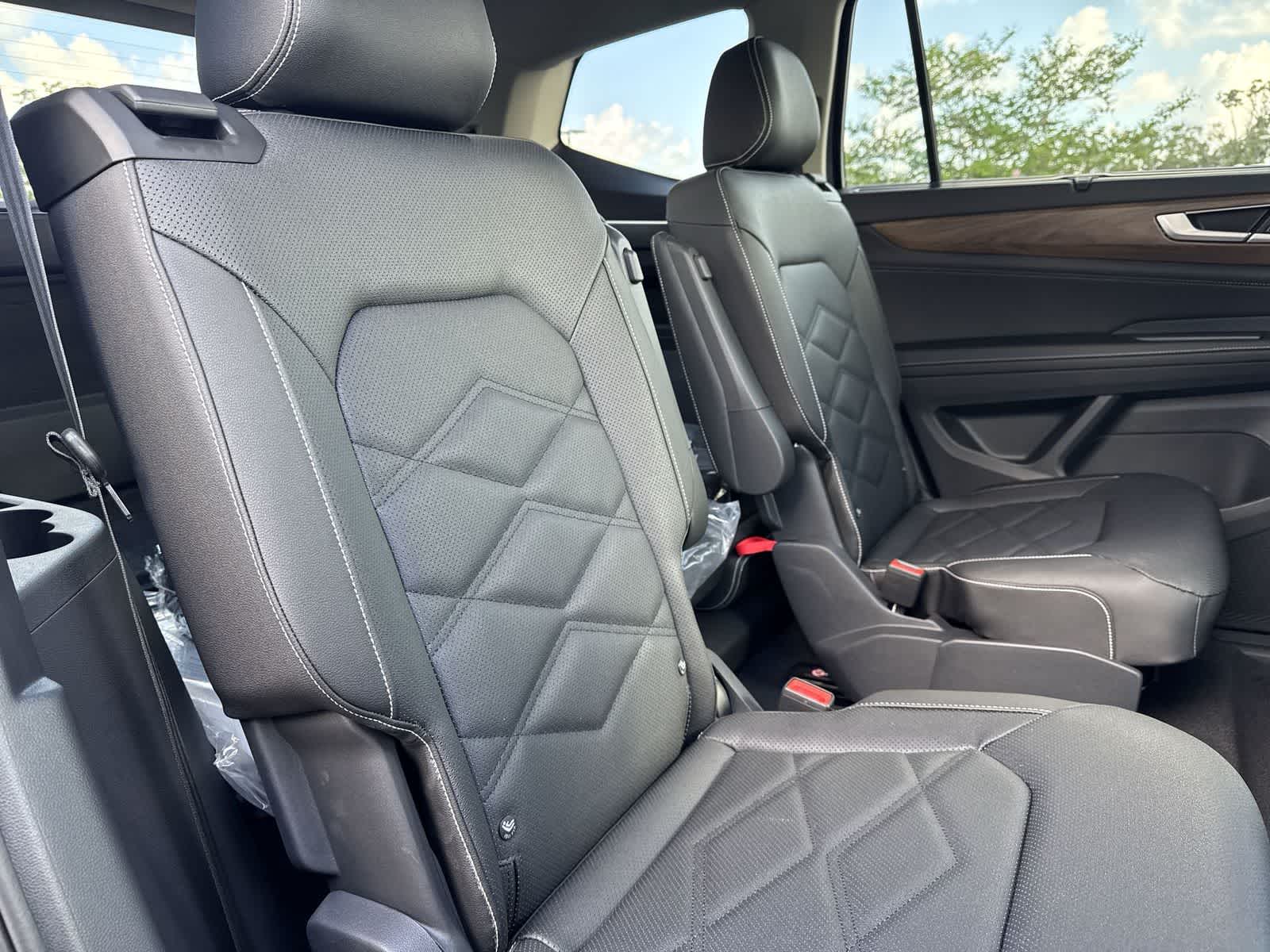 Volkswagen Atlas 2.0T SE con tecnología 2026