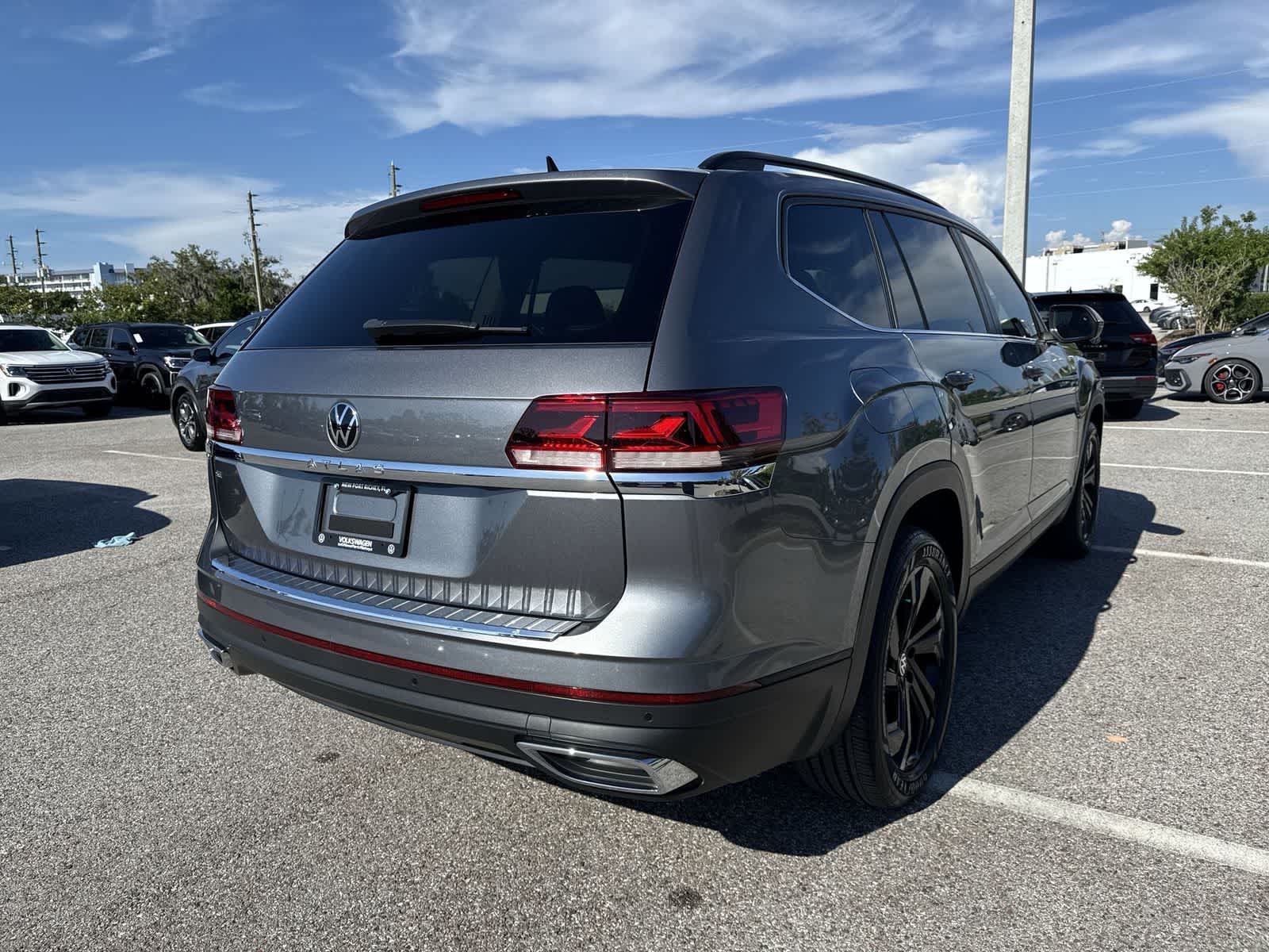 Volkswagen Atlas 2.0T SE con paquete Technology de 2023