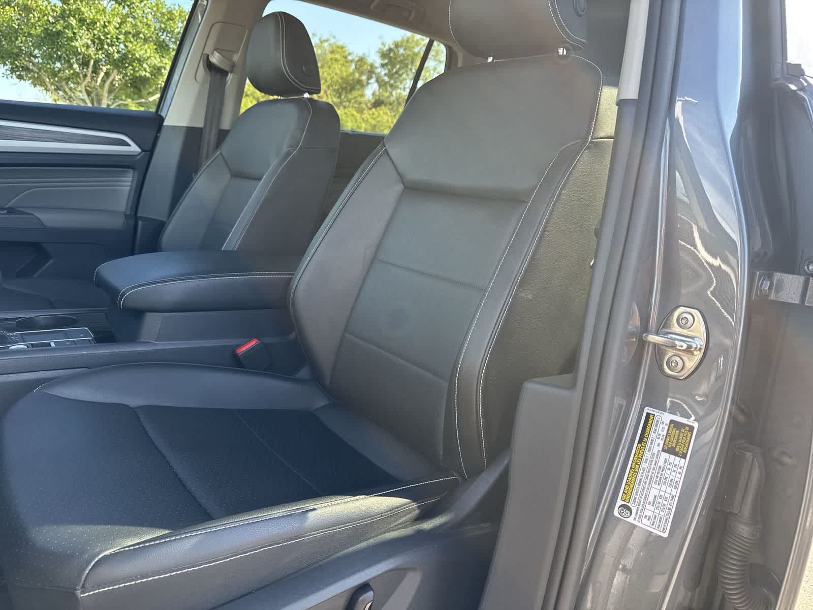 Volkswagen Atlas 2.0T SE con paquete Technology de 2023