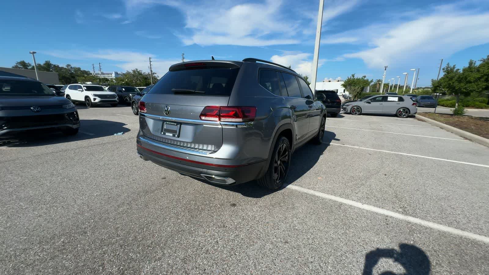 Volkswagen Atlas 2.0T SE con paquete Technology de 2023