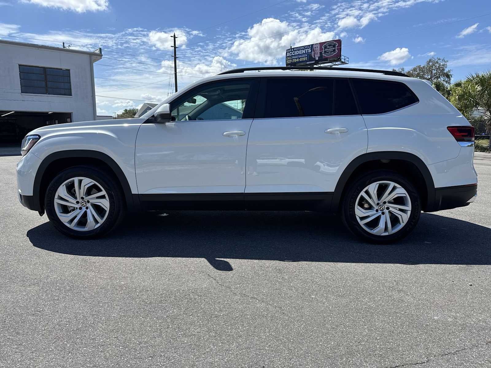 Volkswagen Atlas 2.0T SE con paquete Technology de 2023