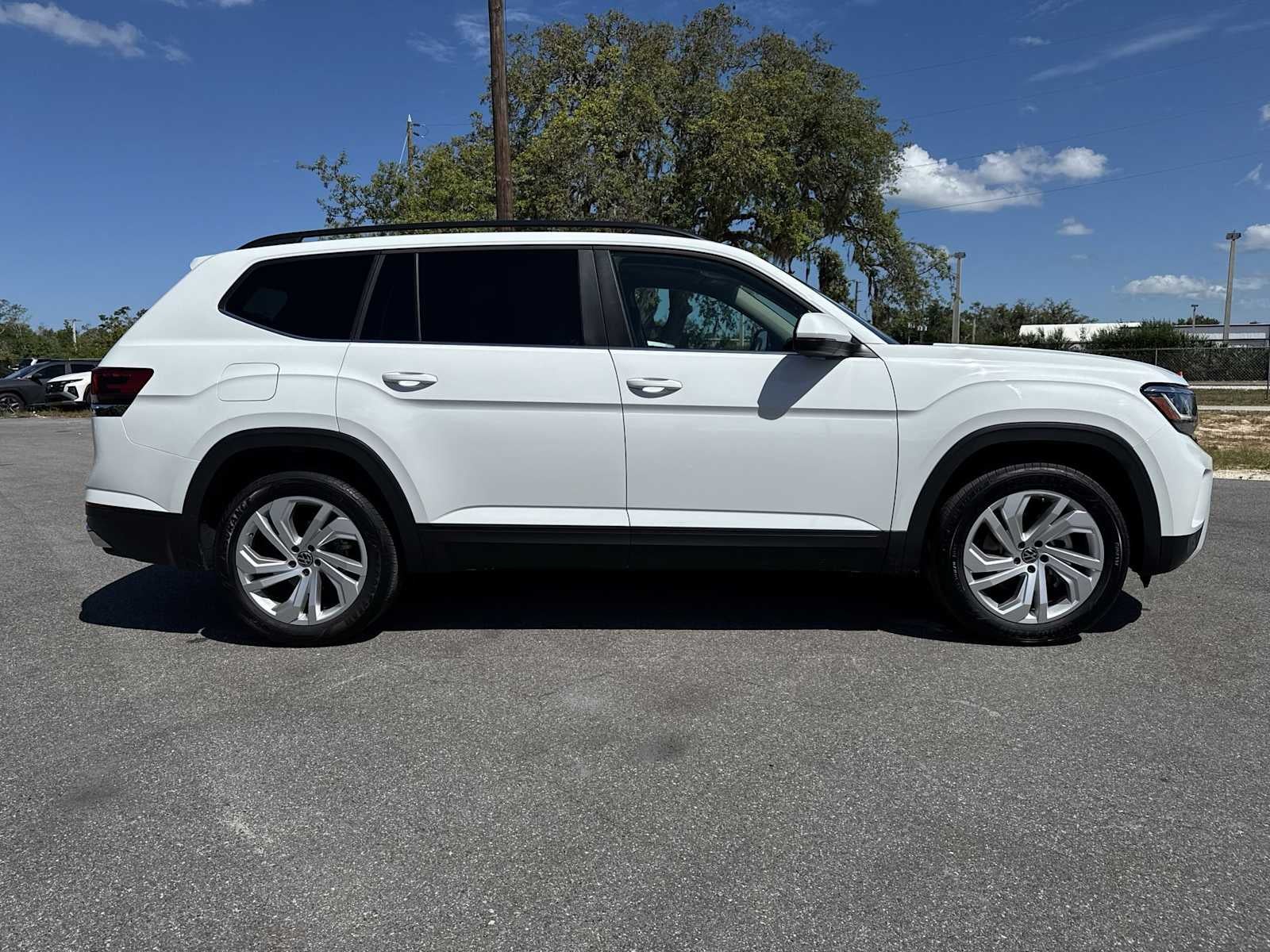 Volkswagen Atlas 2.0T SE con paquete Technology de 2023