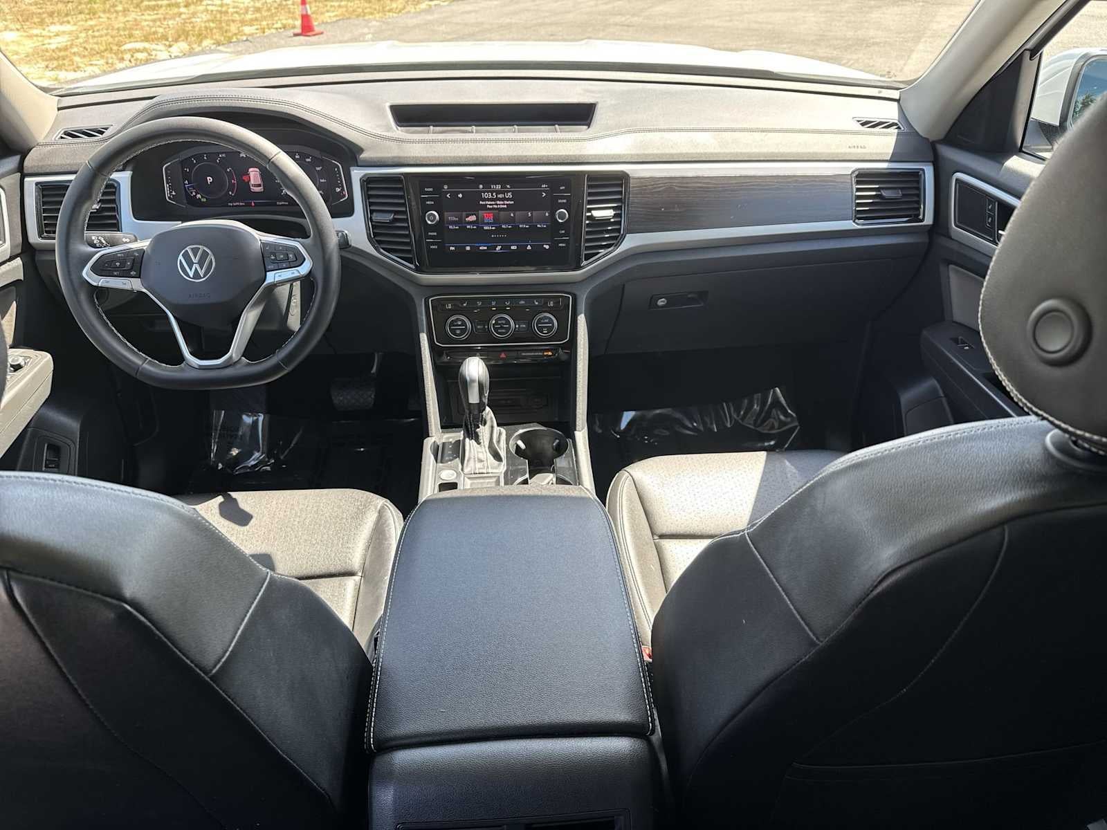 Volkswagen Atlas 2.0T SE con paquete Technology de 2023