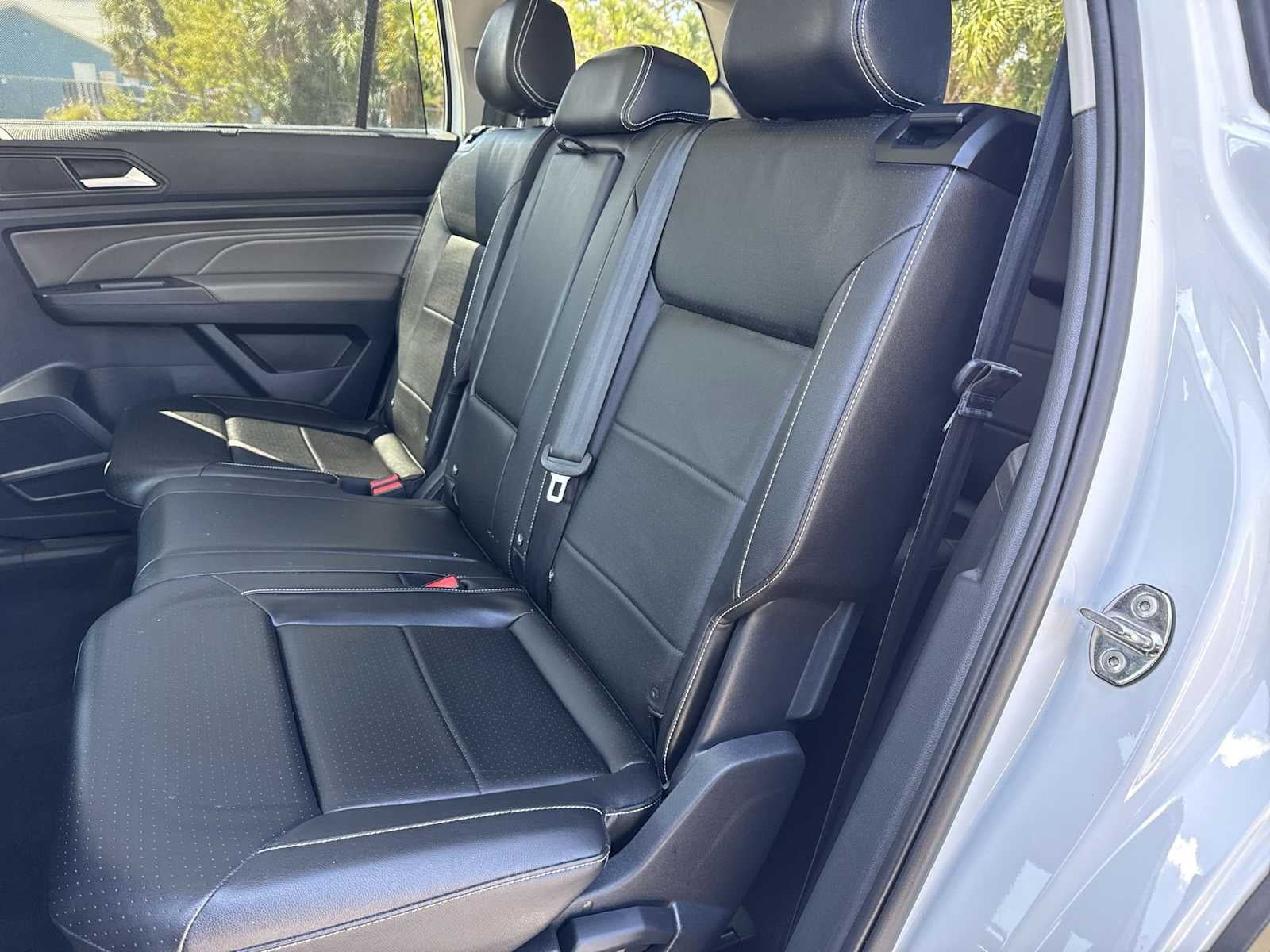 Volkswagen Atlas 2.0T SE con paquete Technology de 2023