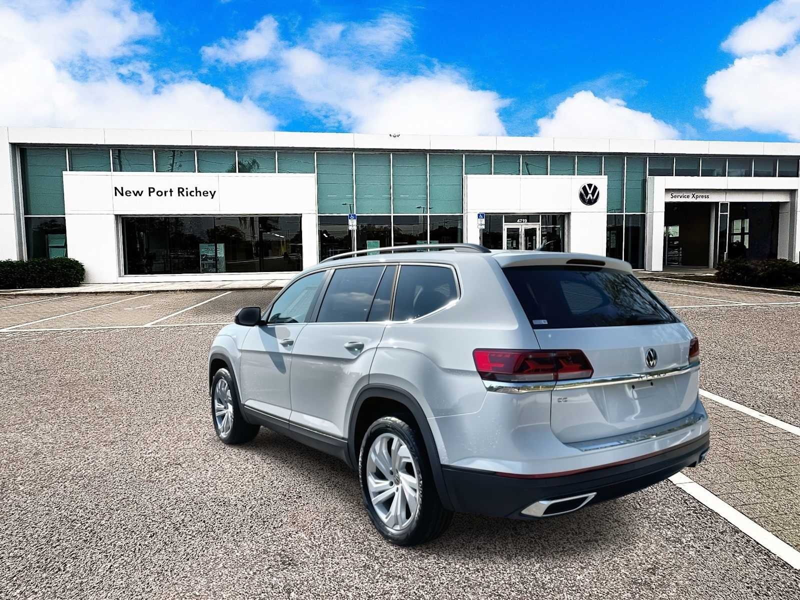 Volkswagen Atlas 2.0T SE con paquete Technology de 2023