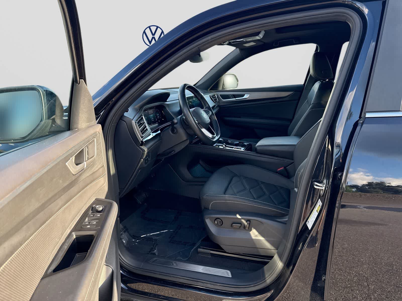 Volkswagen Atlas Cross Sport 2.0T SE con paquete Technology, 2025