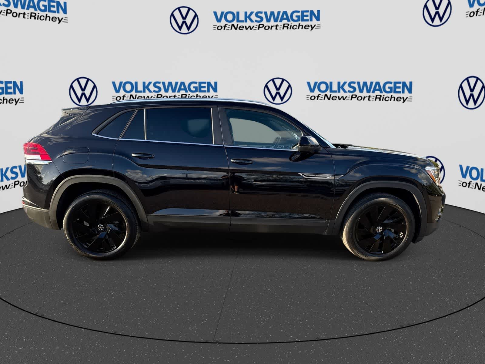 Volkswagen Atlas Cross Sport 2.0T SE con paquete Technology, 2025