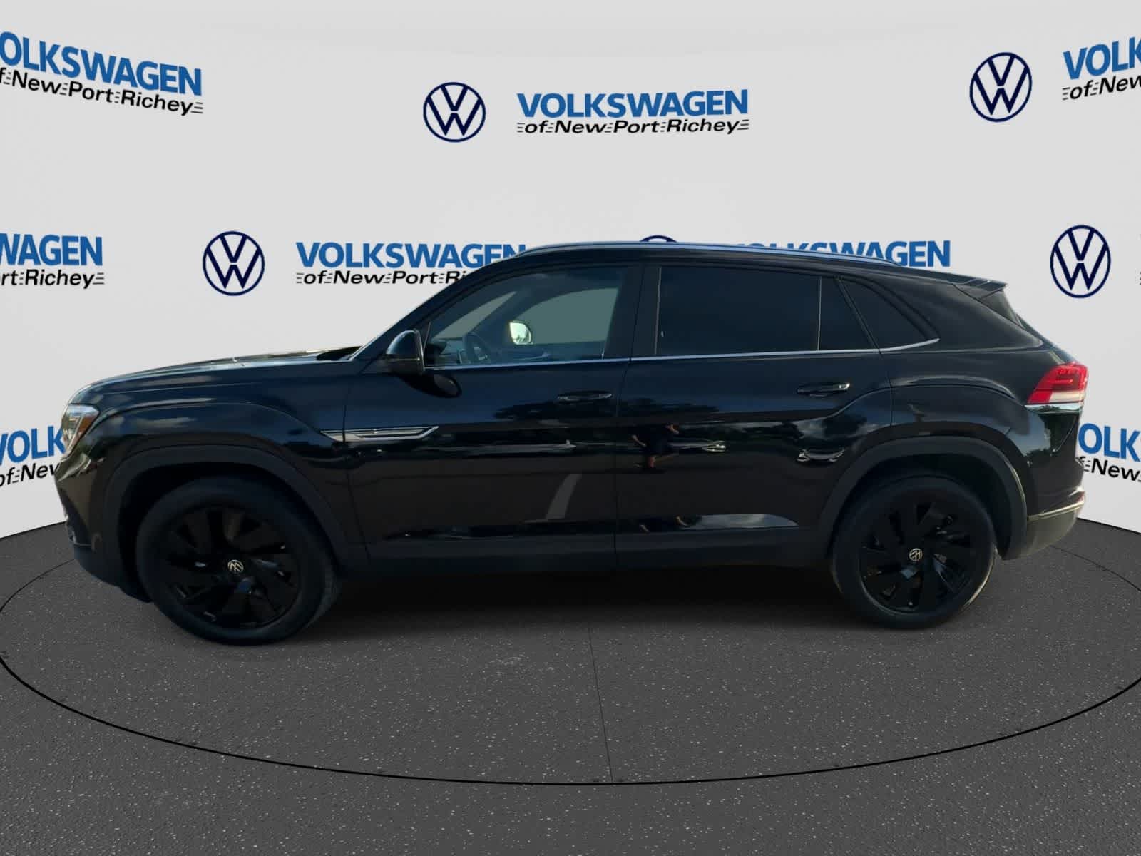 Volkswagen Atlas Cross Sport 2.0T SE con paquete Technology, 2025