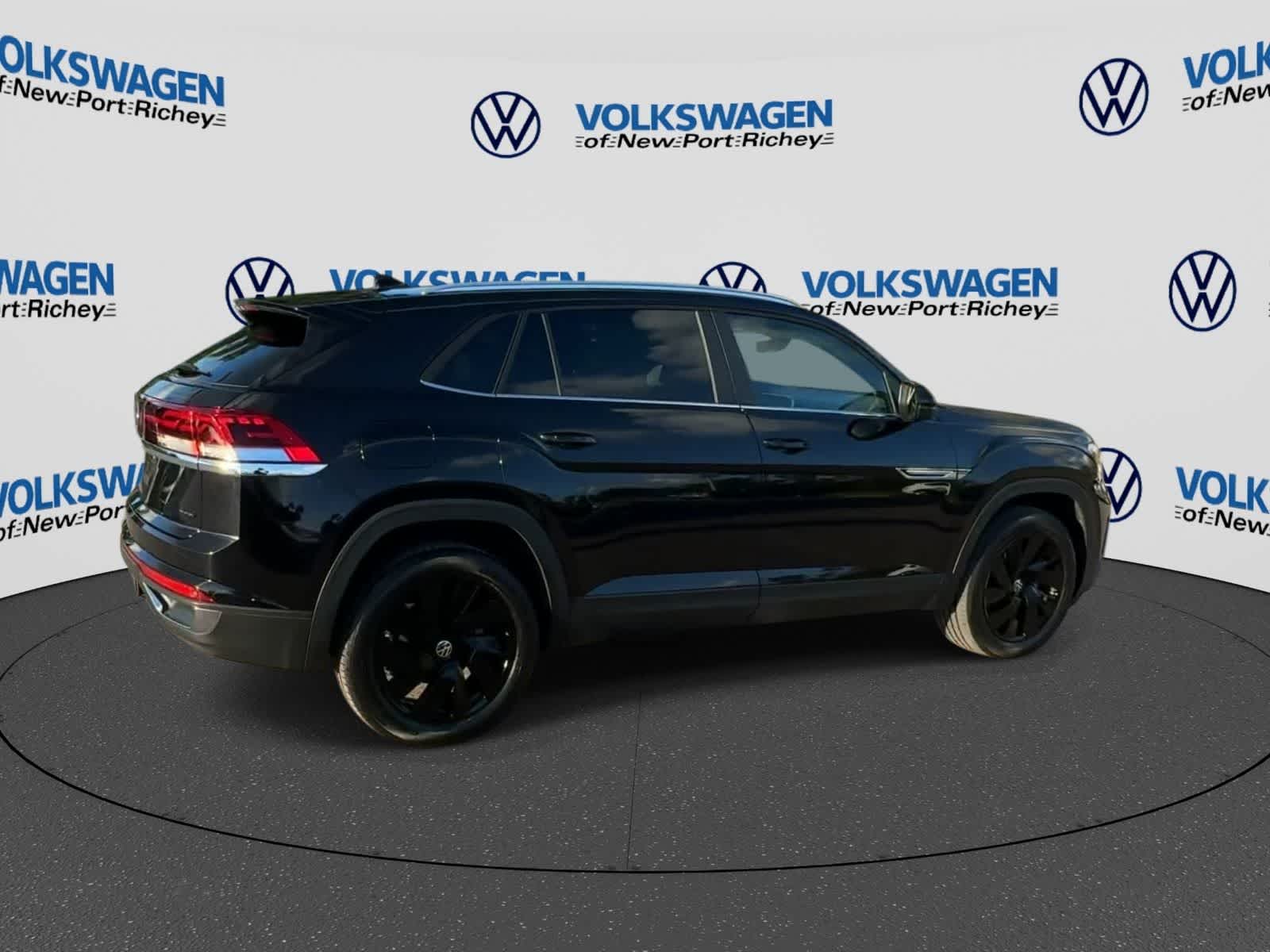 Volkswagen Atlas Cross Sport 2.0T SE con paquete Technology, 2025