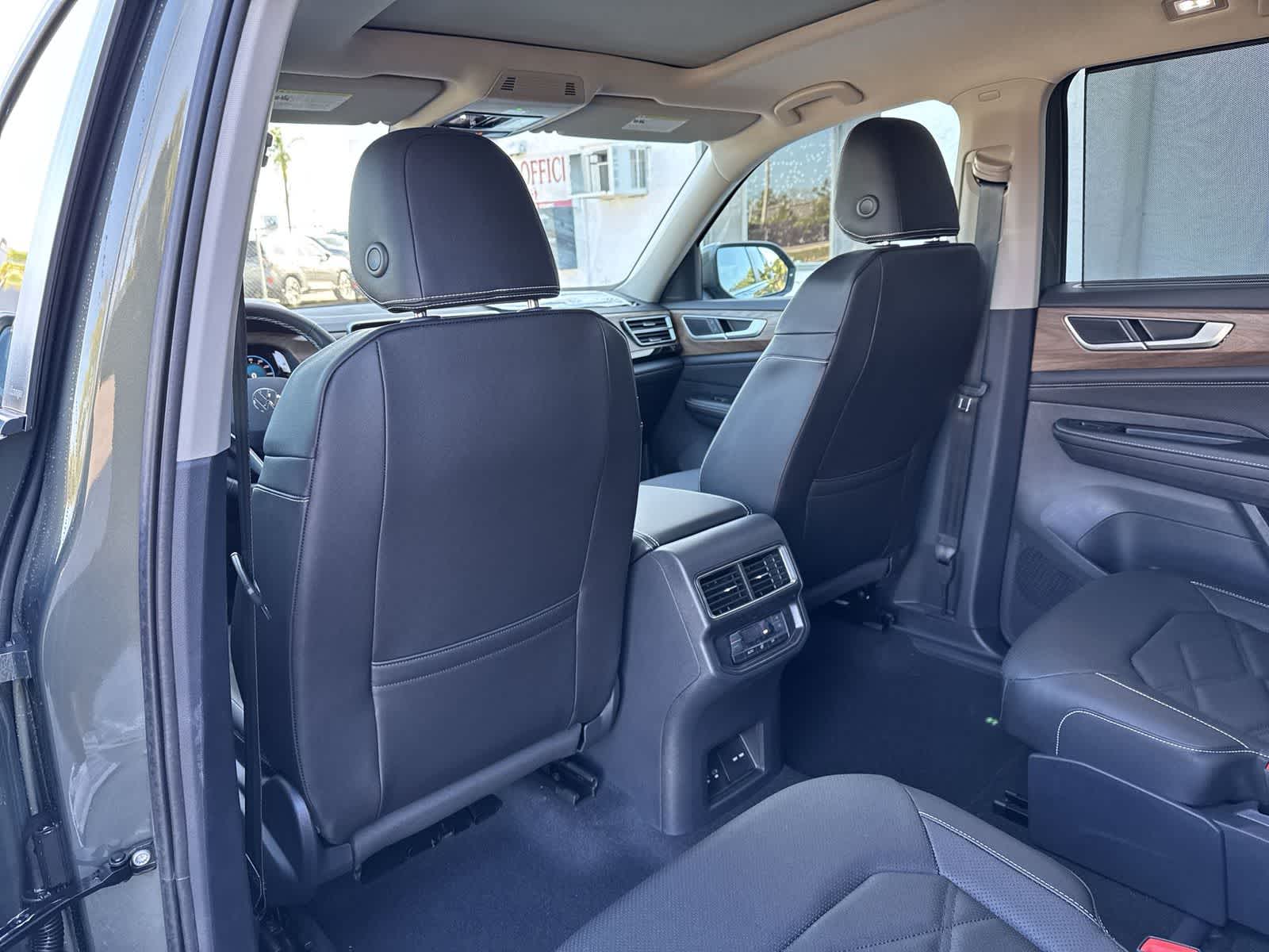 Volkswagen Atlas 2.0T SE con tecnología 2026