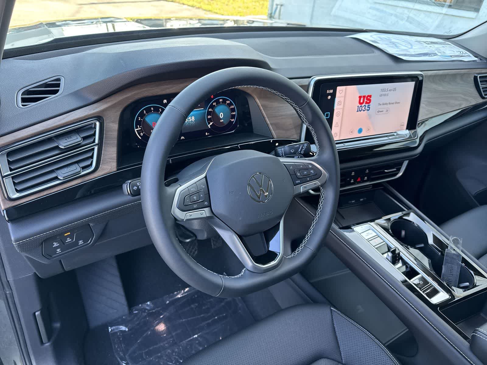 Volkswagen Atlas 2.0T SE con tecnología 2026