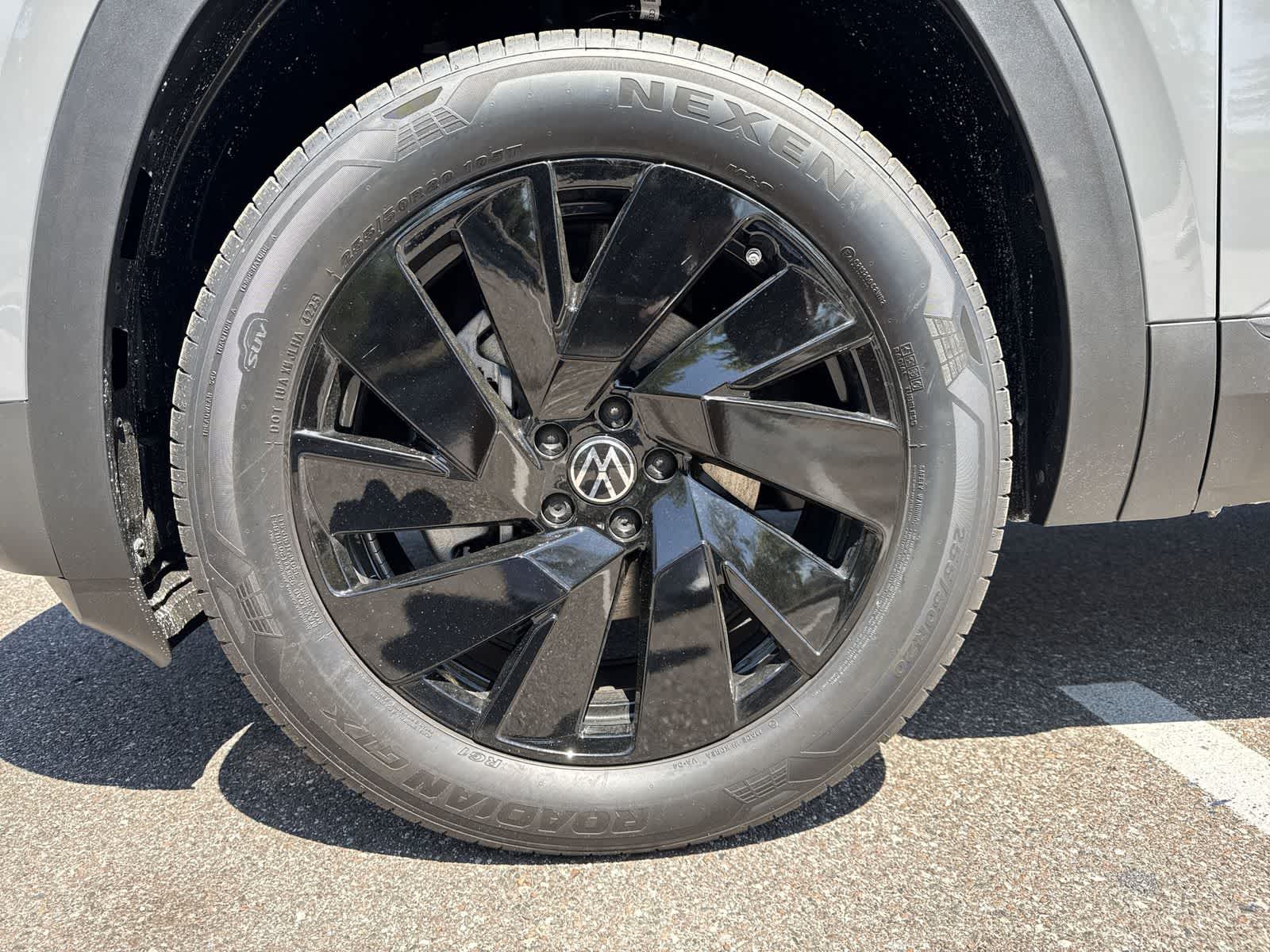 Volkswagen Atlas 2.0T SE con tecnología 2026