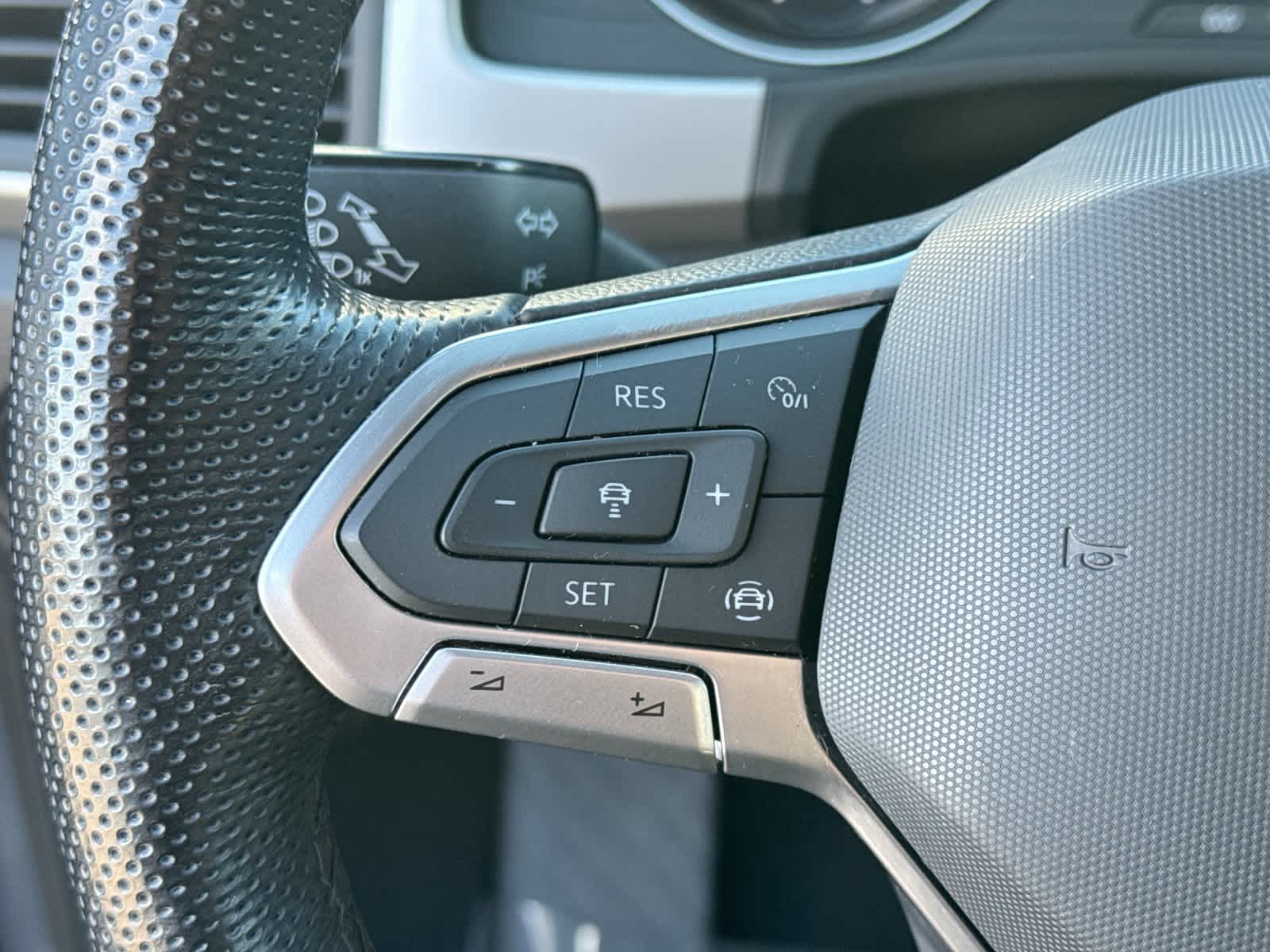 Volkswagen Atlas Cross Sport 3,6 L V6 SE con paquete Technology R-Line de 2021