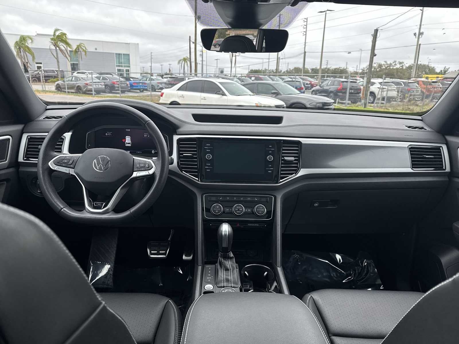 Volkswagen Atlas Cross Sport 3.6L V6 SEL R-Line Negro 2023