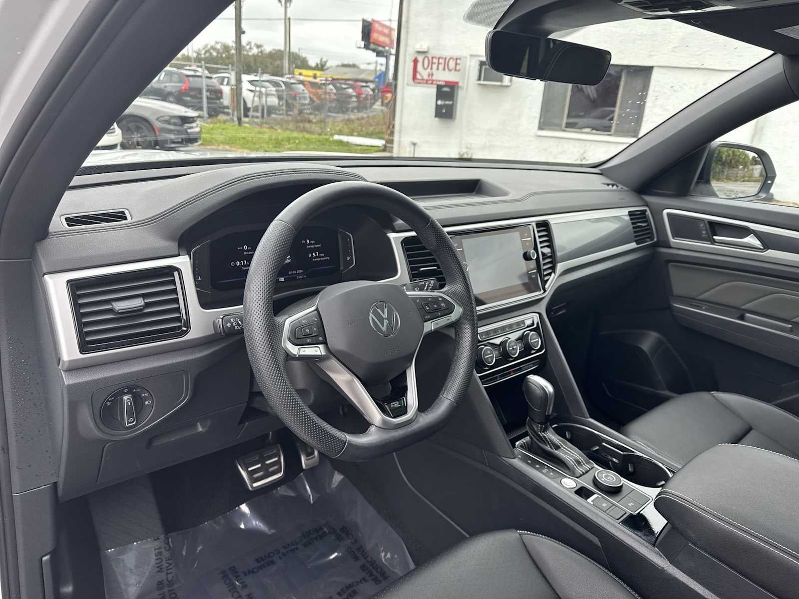 Volkswagen Atlas Cross Sport 3.6L V6 SEL R-Line Negro 2023