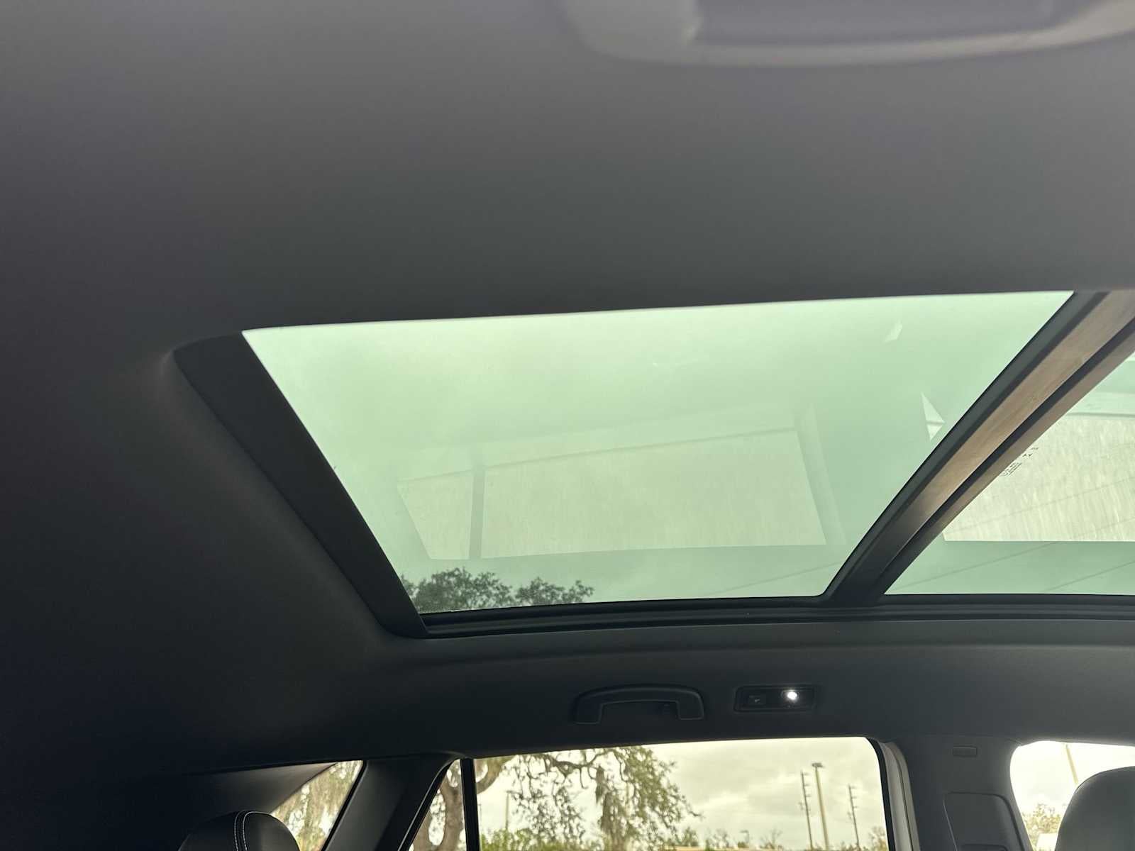 Volkswagen Atlas Cross Sport 3.6L V6 SEL R-Line Negro 2023