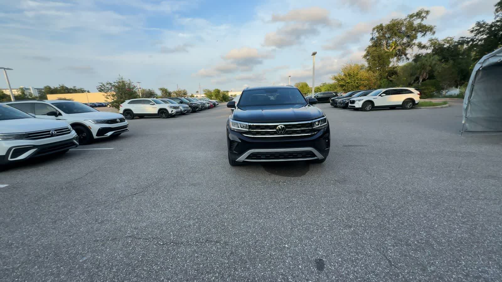 Volkswagen Atlas Cross Sport 2.0T SE con paquete Technology de 2023