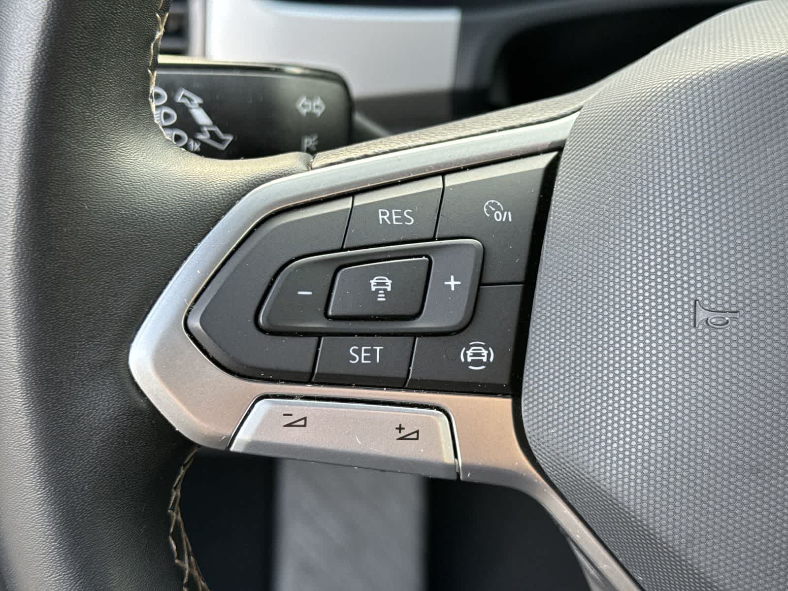 Volkswagen Atlas Cross Sport 2.0T SE con paquete Technology de 2023