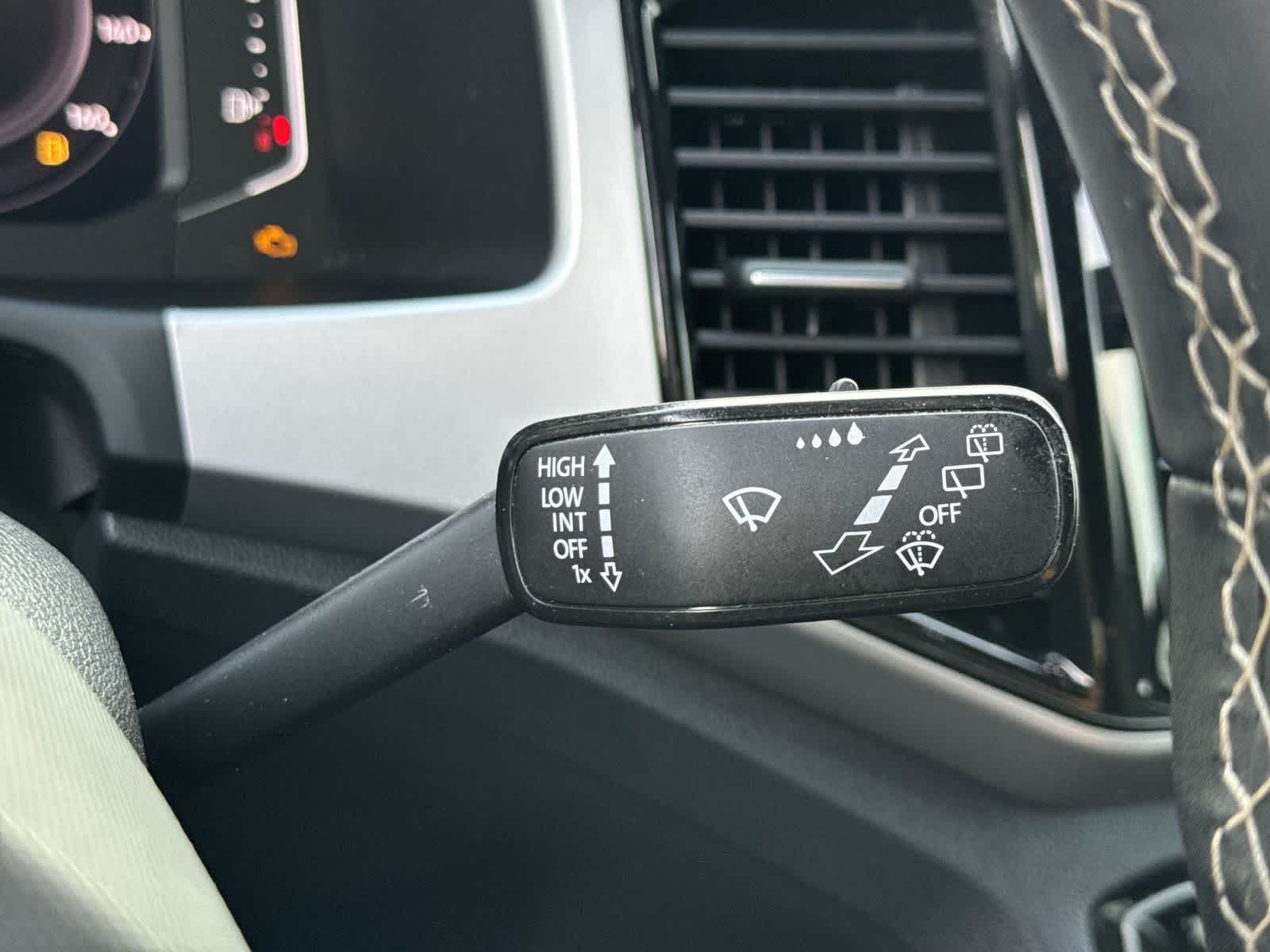 Volkswagen Atlas Cross Sport 2.0T SE con paquete Technology de 2023