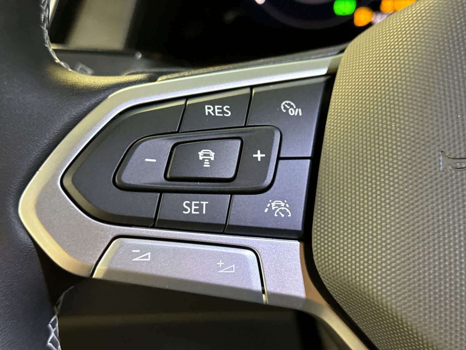 2026 Volkswagen Atlas Cross Sport 2.0T SE con tecnología