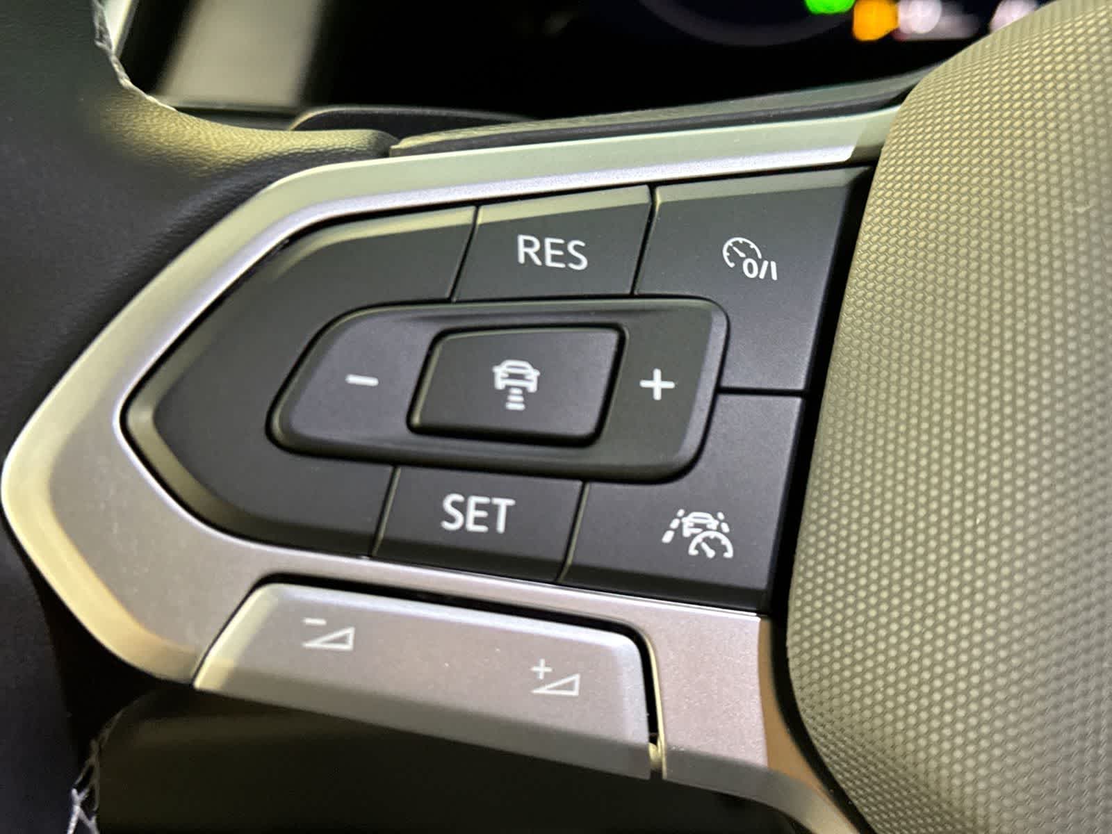 2026 Volkswagen Atlas Cross Sport 2.0T SE con tecnología