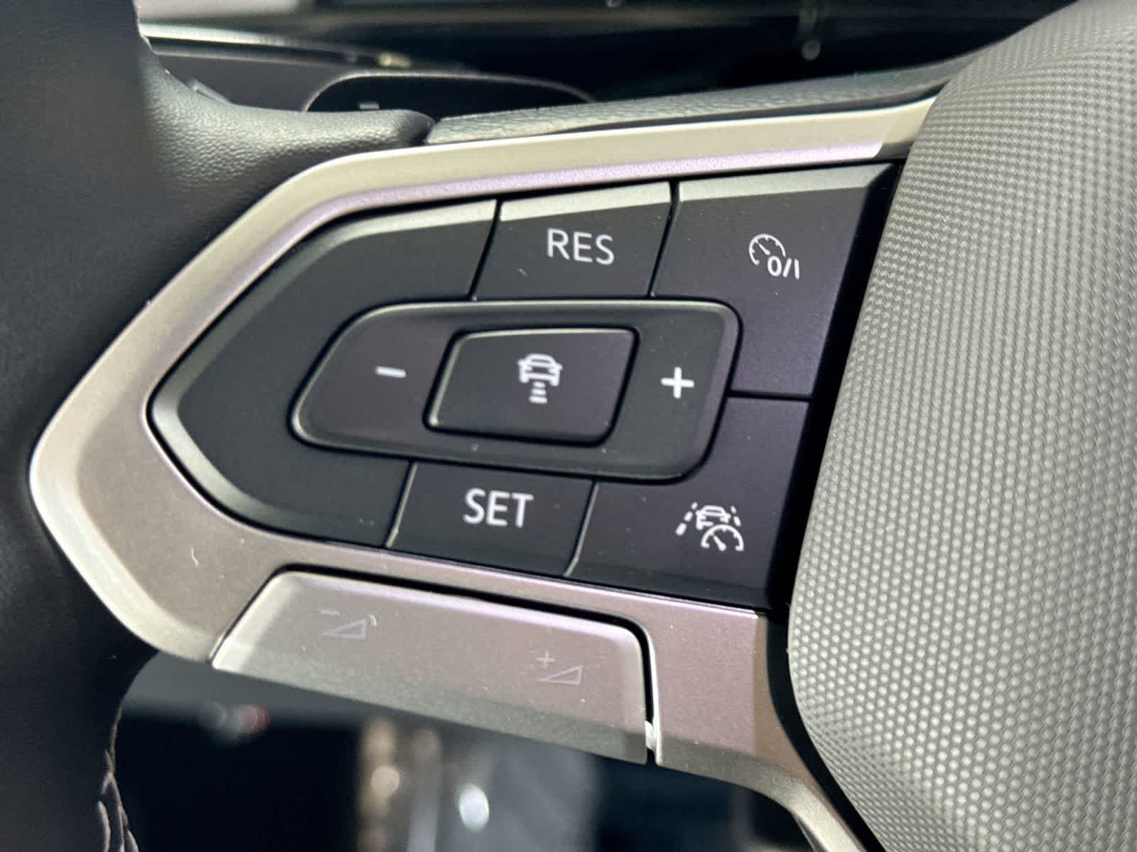 2026 Volkswagen Atlas Cross Sport 2.0T SE con tecnología
